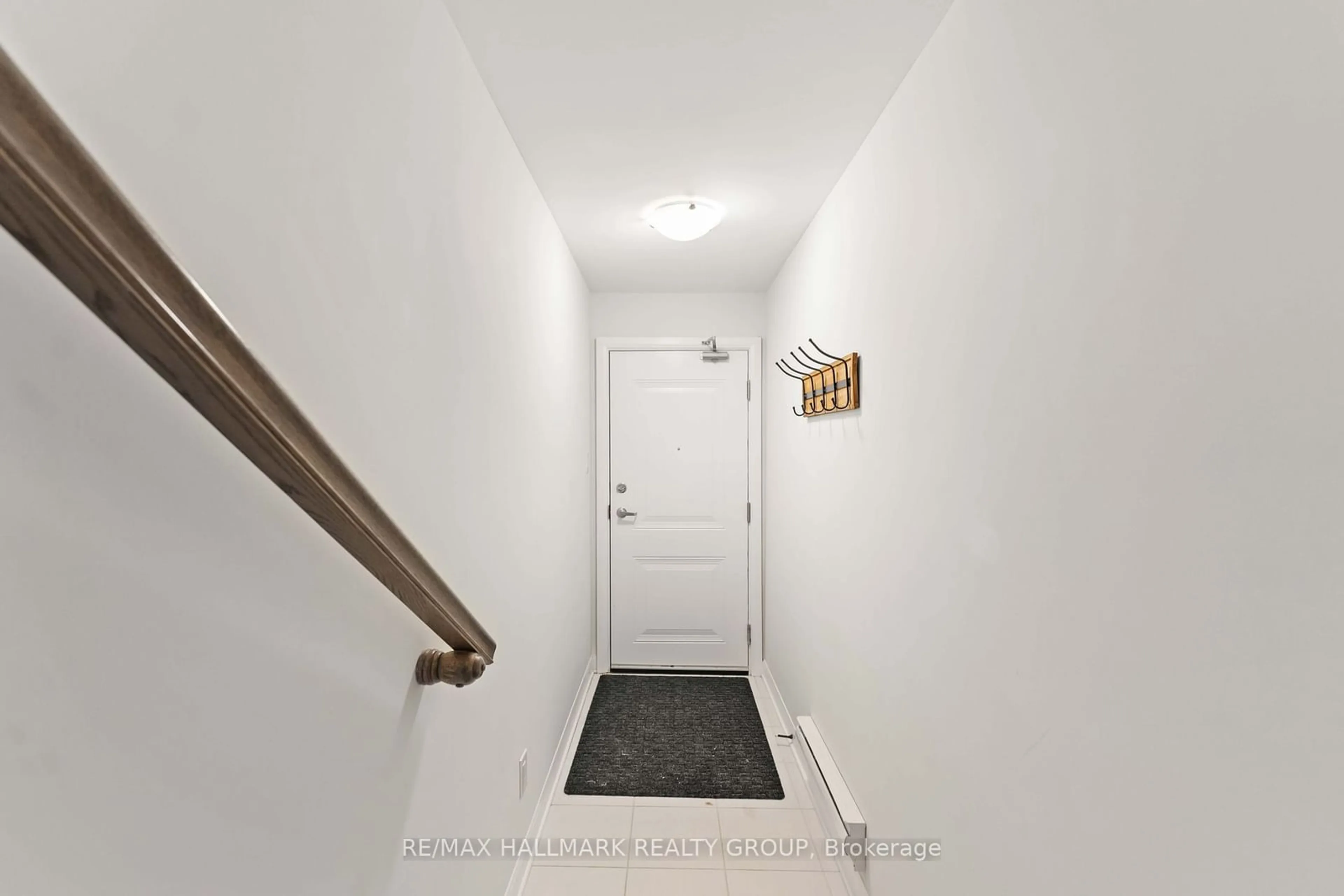 Indoor entryway for 713 Amberwing Private #B, Orleans - Cumberland and Area Ontario K4A 5H5