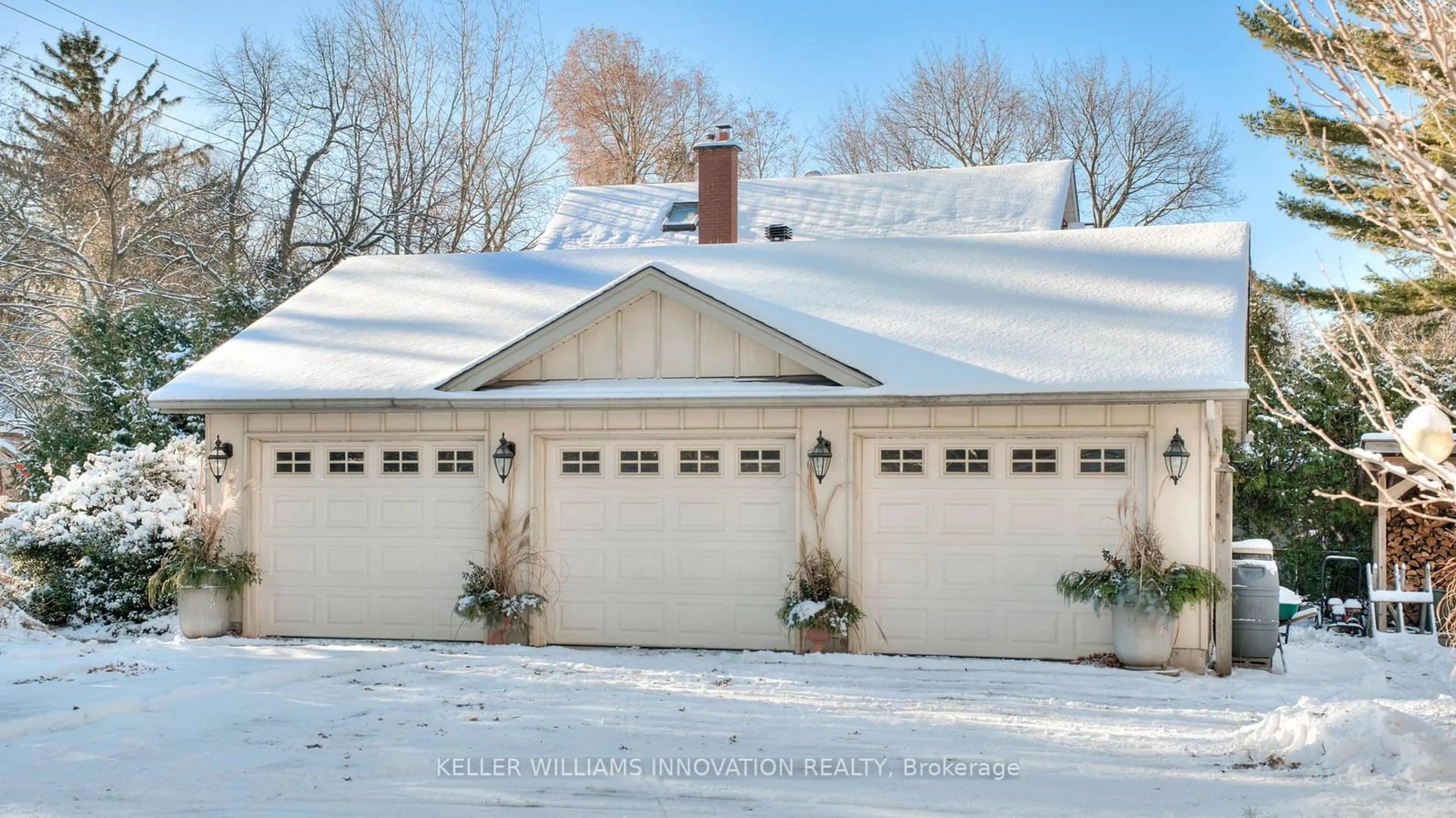 Indoor garage for 27 Forbes Ave, Guelph Ontario N1G 1E2