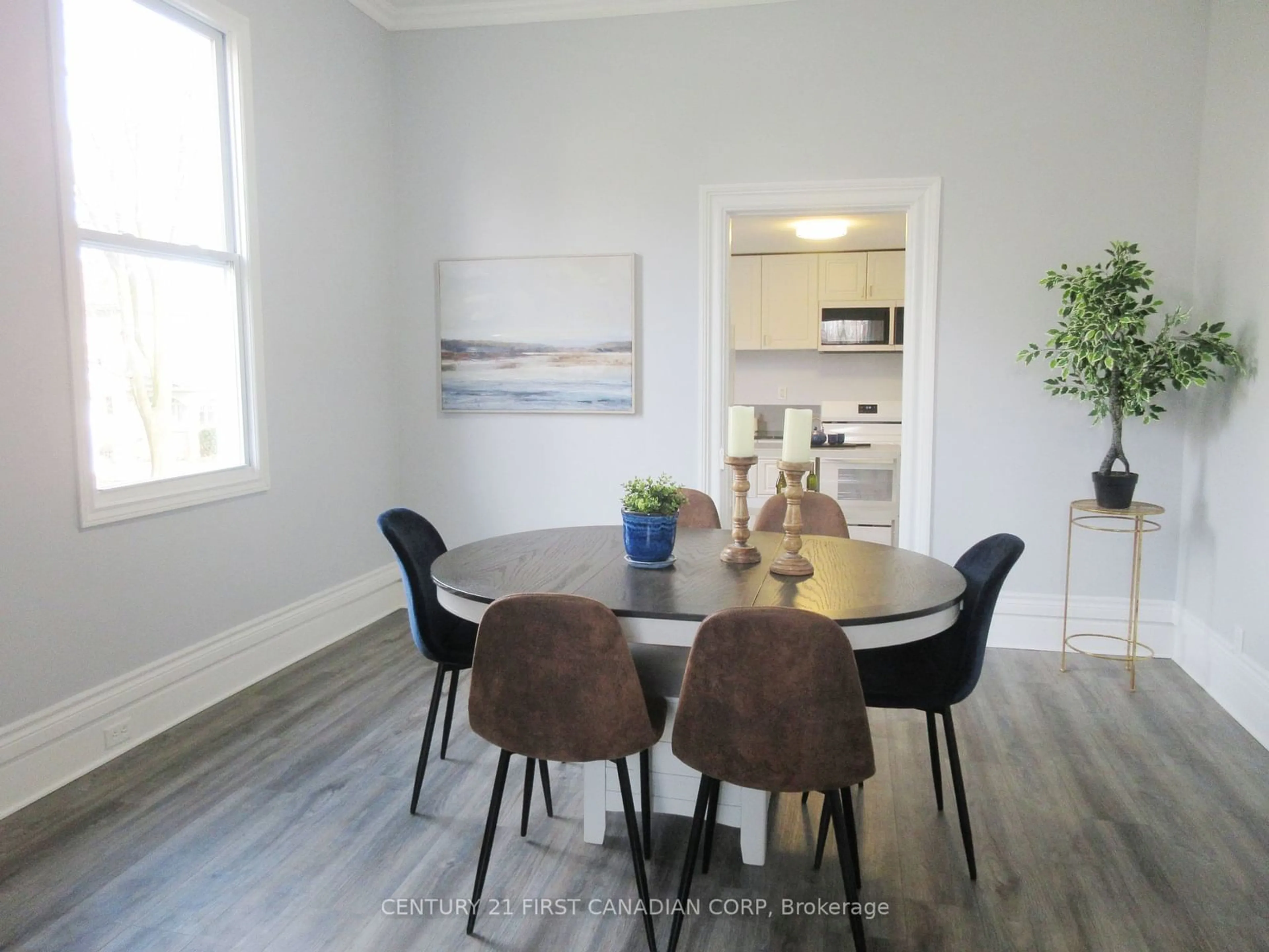 Dining room, wood/laminate floor for 42 Beale St, Woodstock Ontario N4S 6W9