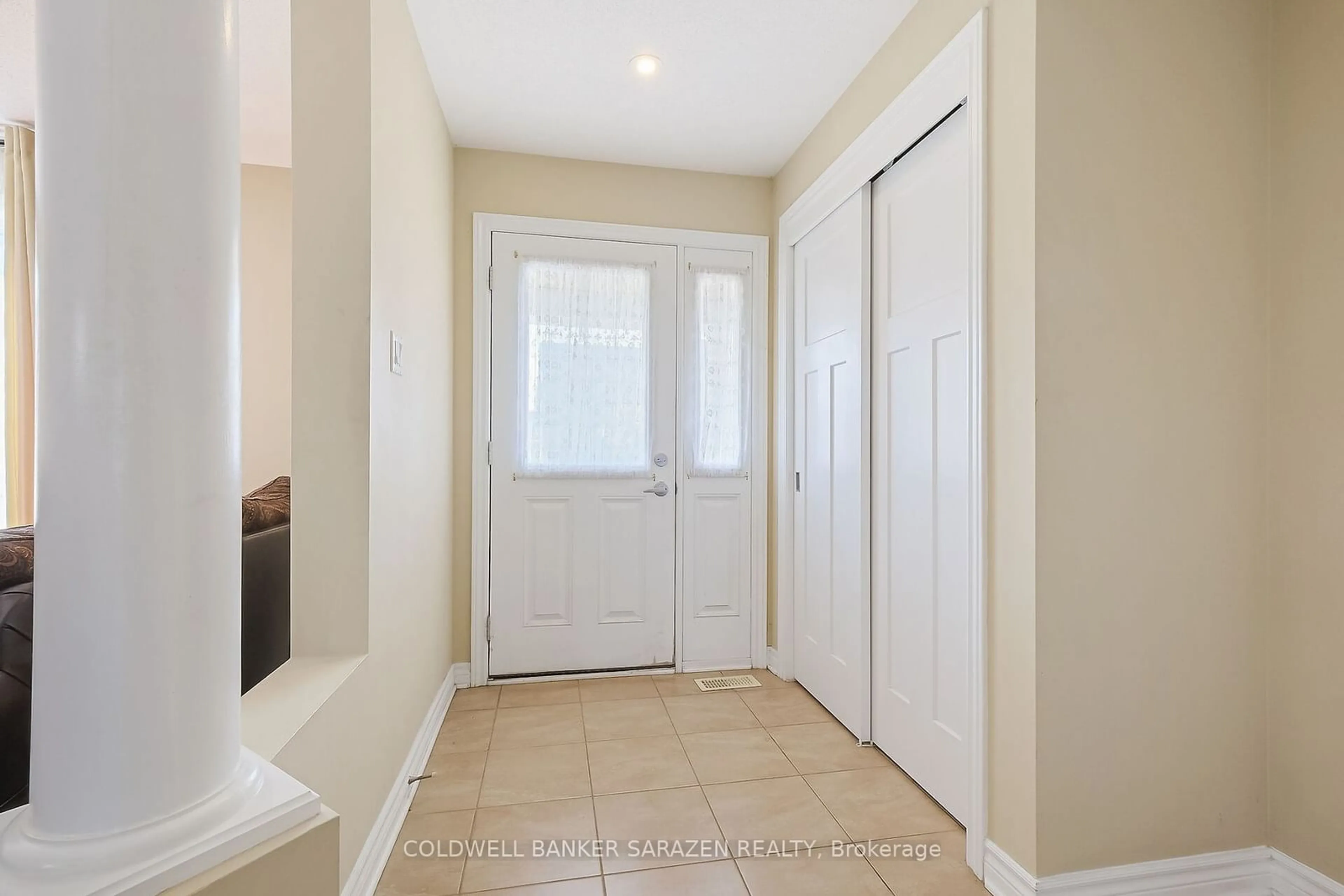 Indoor entryway for 548 CARACOLE Way, Orleans - Cumberland and Area Ontario K4A 0W2