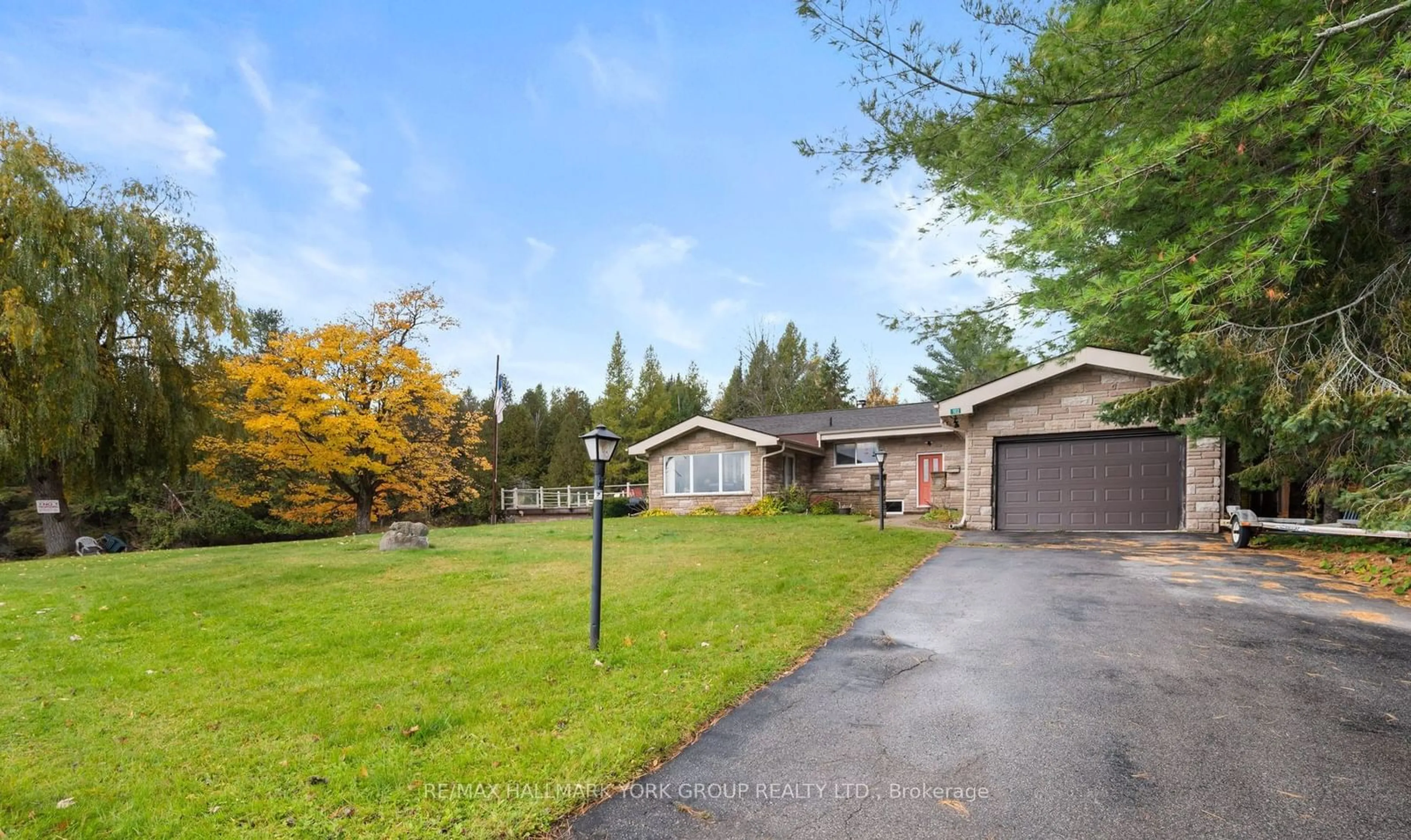 A pic from outside/outdoor area/front of a property/back of a property/a pic from drone, street for 102 Albert St, Kawartha Lakes Ontario K0M 1K0