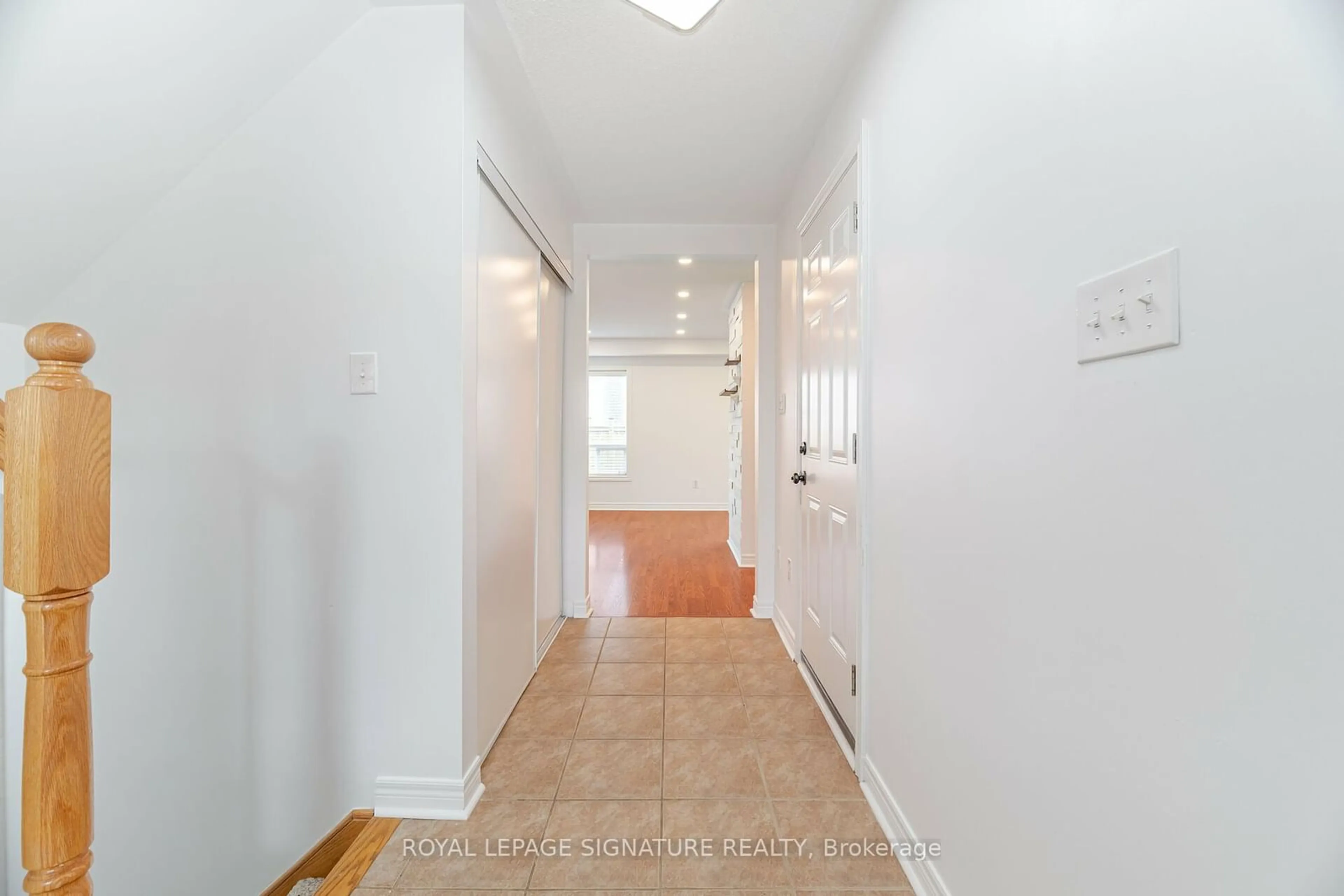 Indoor entryway for 88 Spring Creek Dr, Hamilton Ontario L0R 2H8