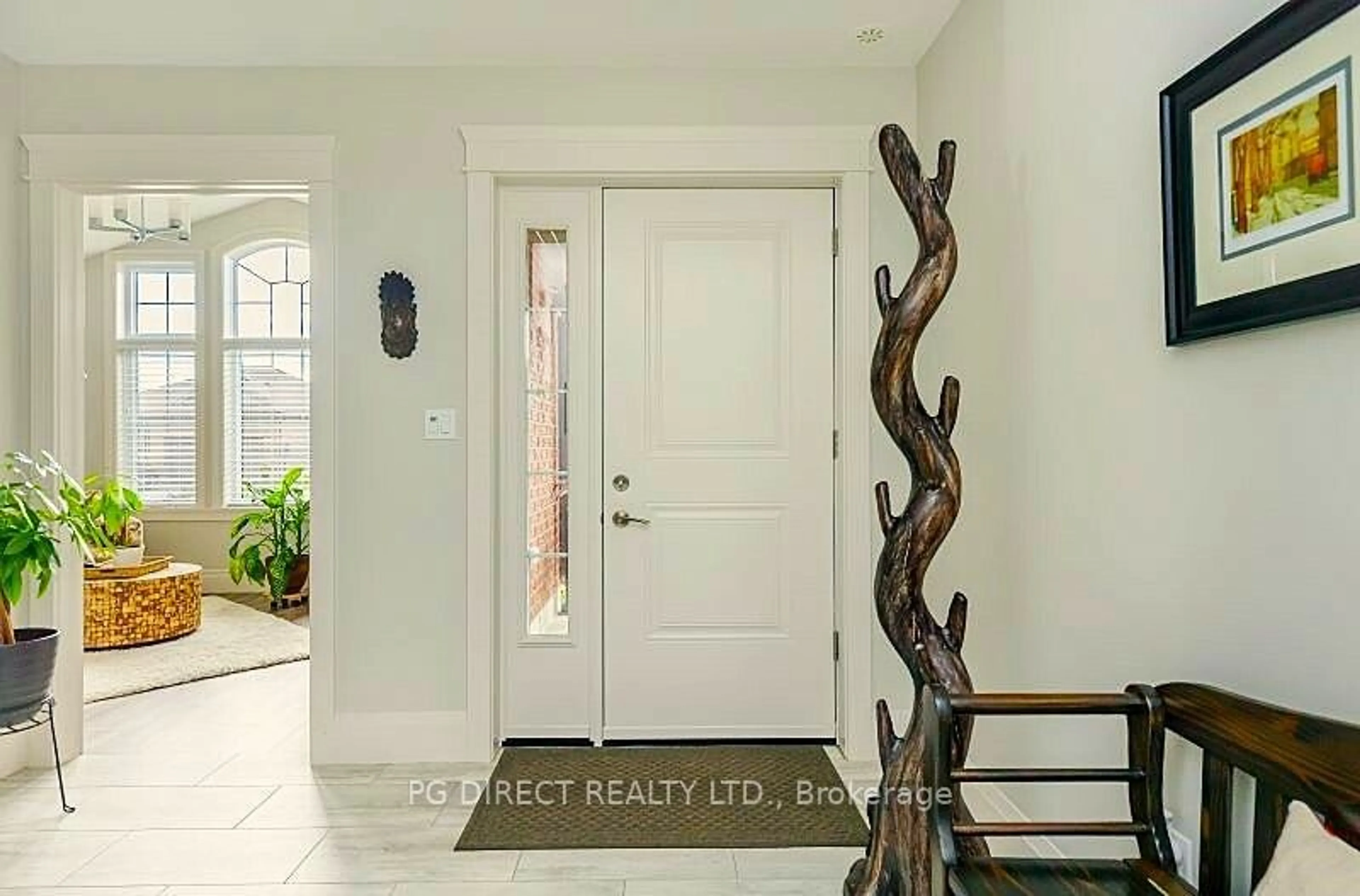 Indoor entryway for 30 Beacon Dr, Brighton Ontario K0K 1H0