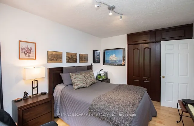 Additional property image - 341 Clarendon Dr