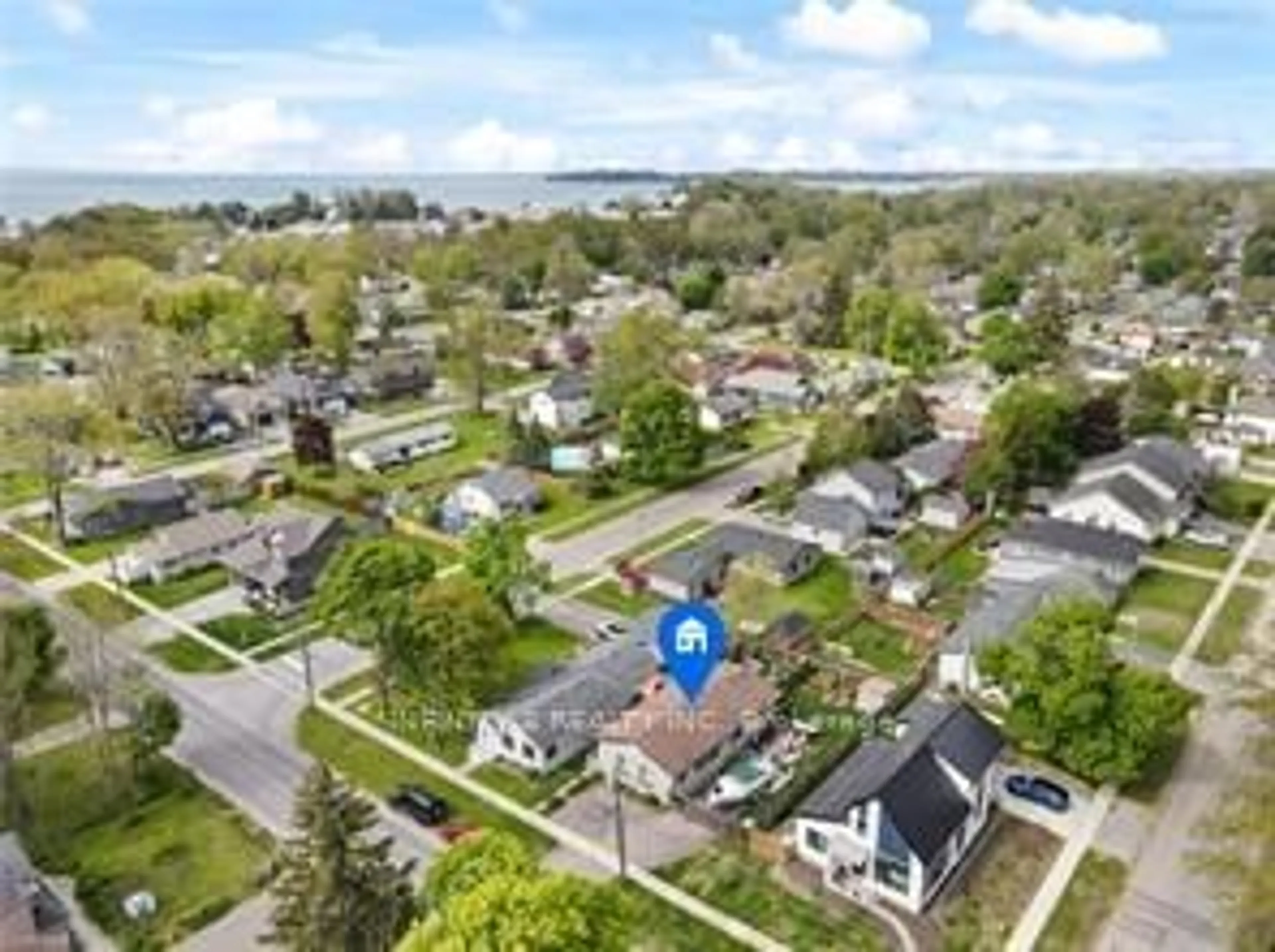 A pic from outside/outdoor area/front of a property/back of a property/a pic from drone, water/lake/river/ocean view for 257 RIDGE Rd, Fort Erie Ontario L0S 1B0