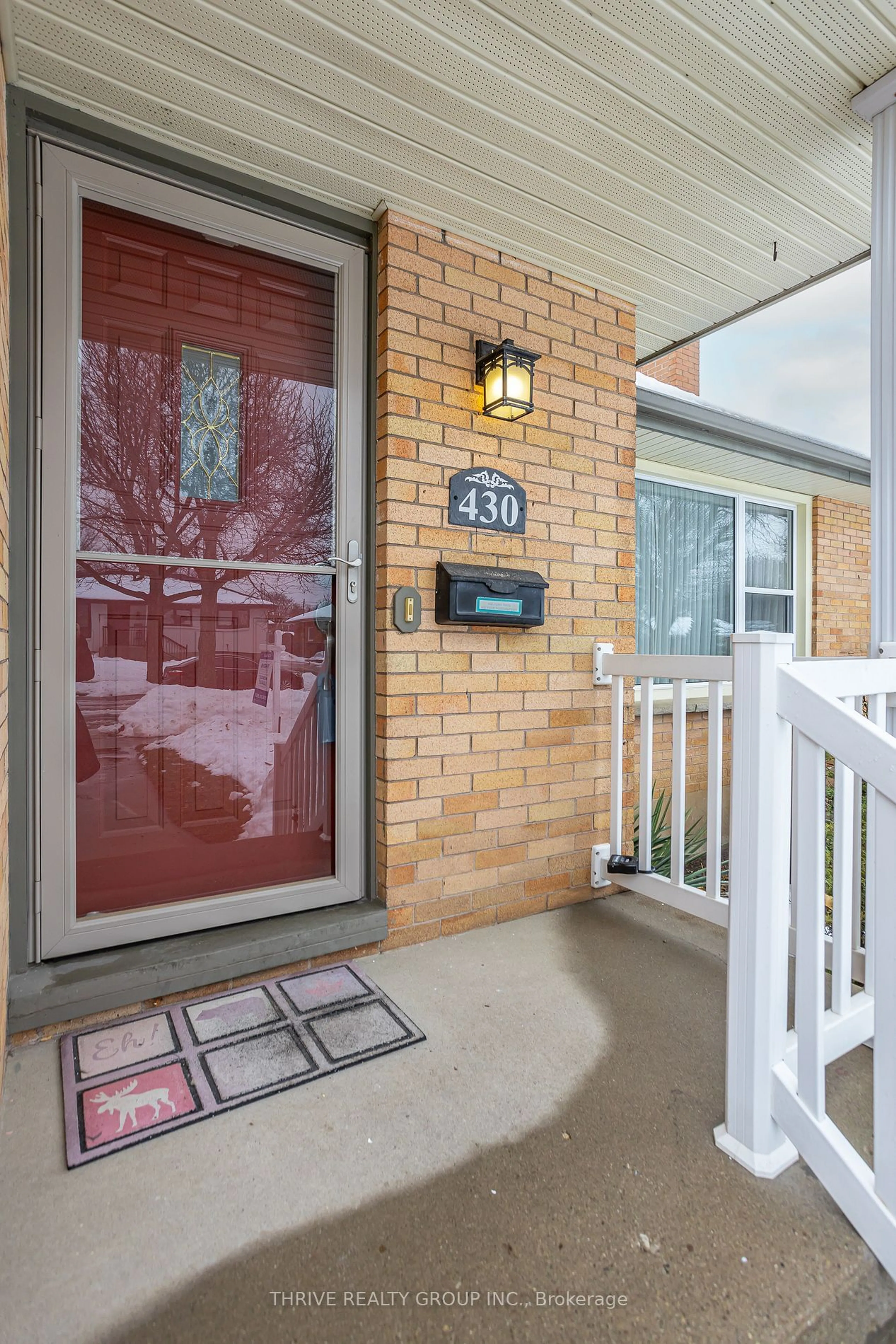 Indoor entryway for 430 BELHAVEN Rd, London Ontario N6C 2N2