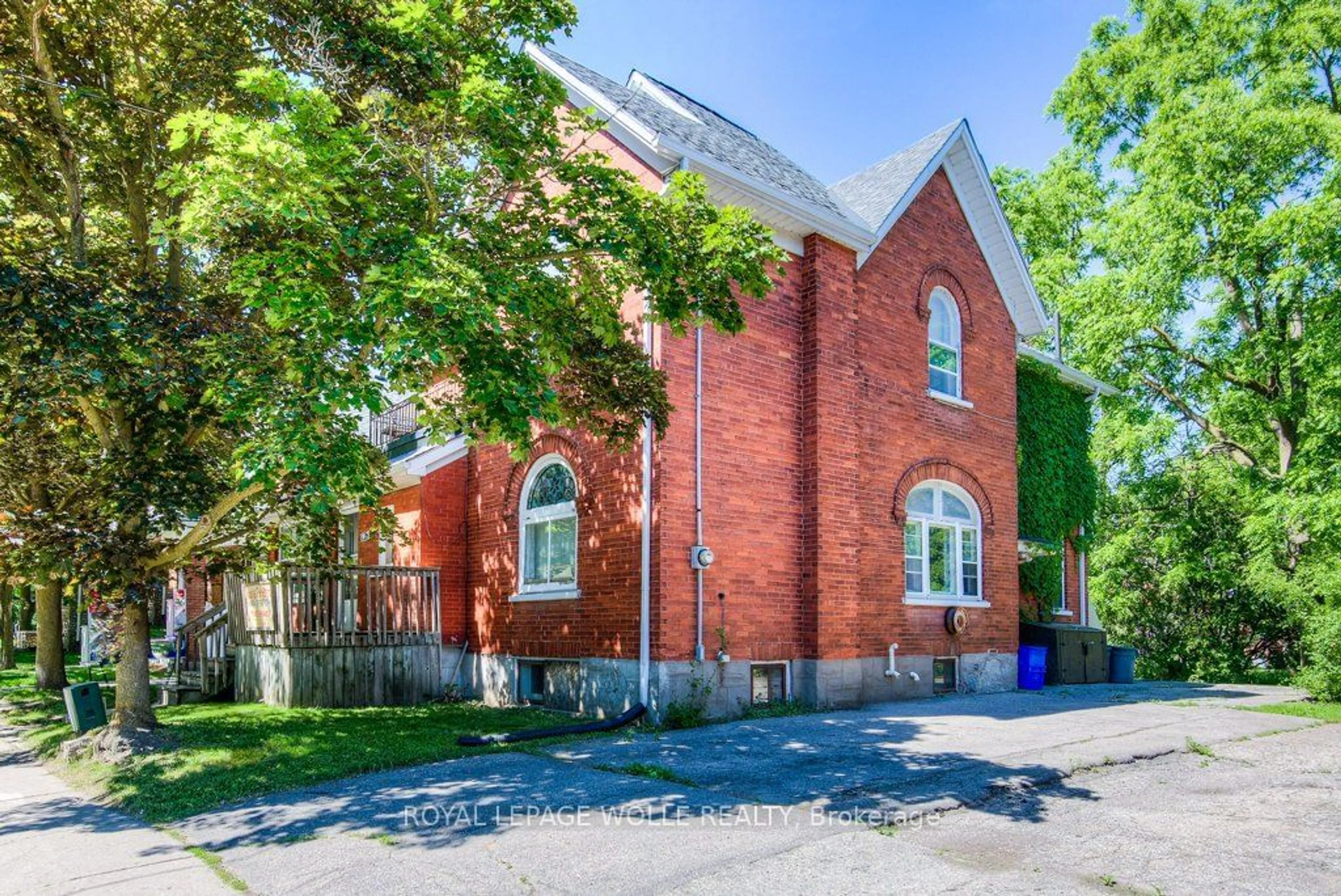 Home with brick exterior material, street for 126 Albert St, Waterloo Ontario N2L 3T1