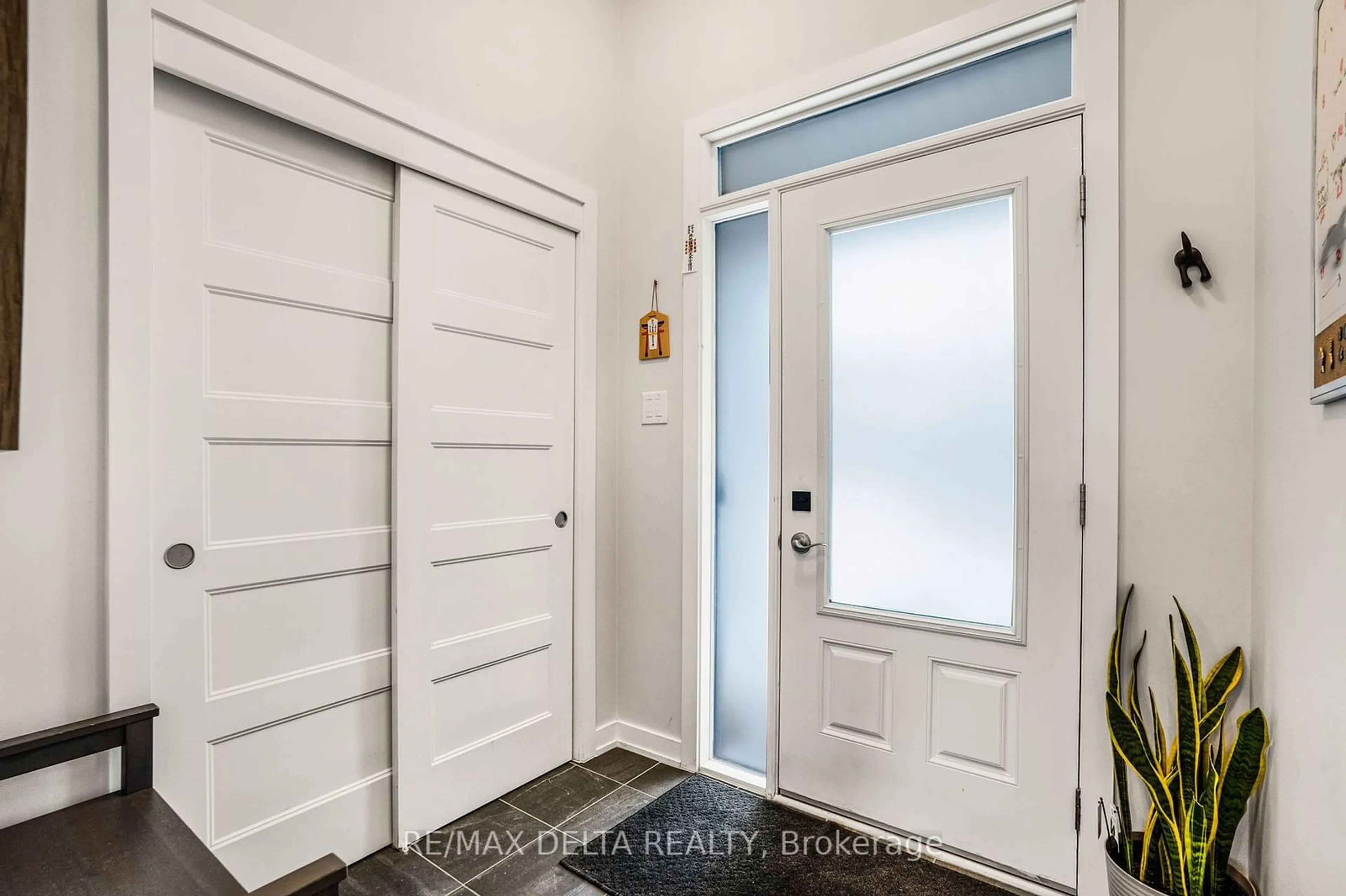 Indoor entryway for 407 Premiere Lane, Clarence-Rockland Ontario K4K 0M7