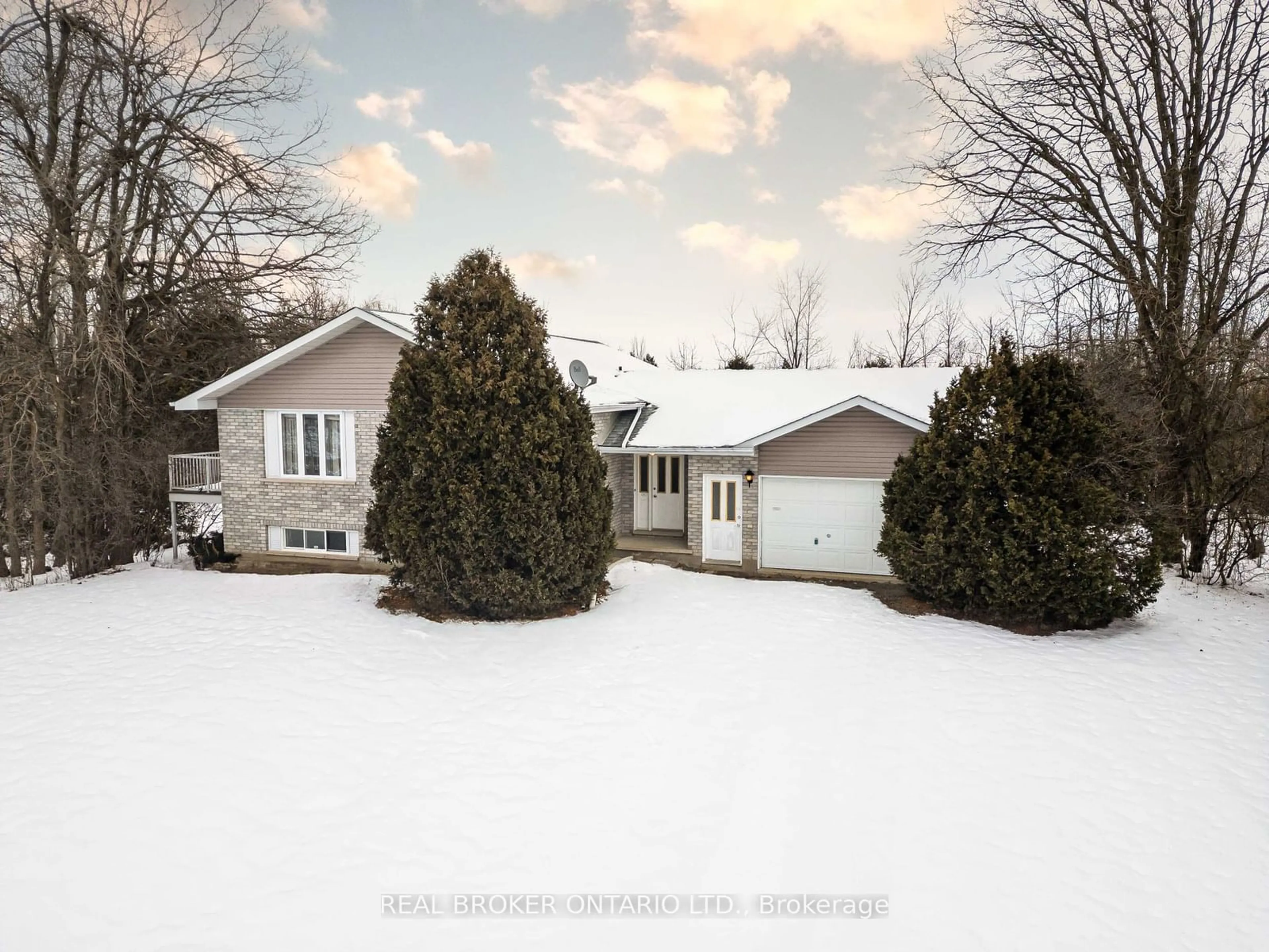 A pic from outside/outdoor area/front of a property/back of a property/a pic from drone, mountain view for 1327 Old Carriage Lane, North Dundas Ontario K0C 2K0