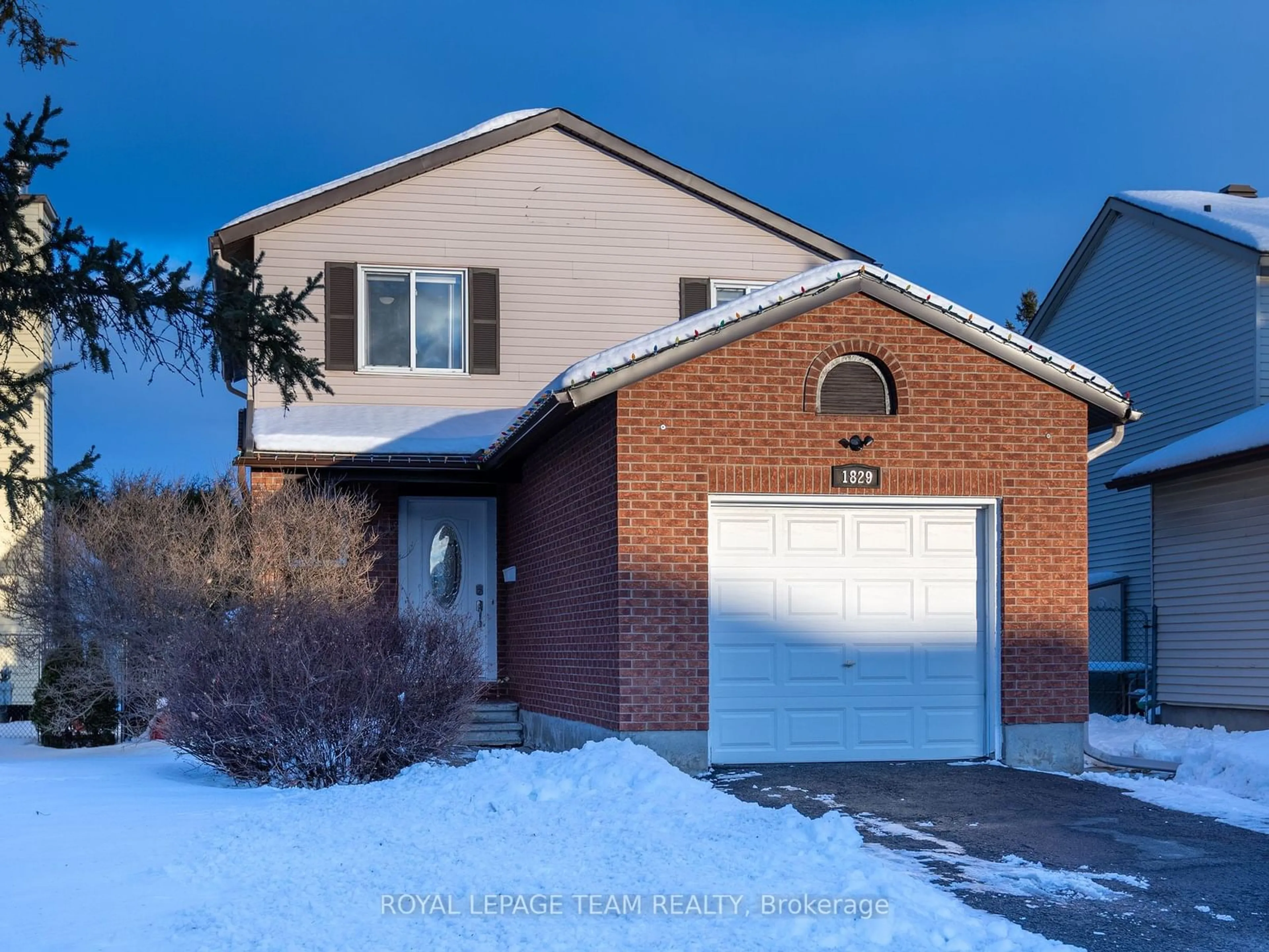 Home with brick exterior material, street for 1829 Prestwick Dr, Orleans - Cumberland and Area Ontario K1E 2R7