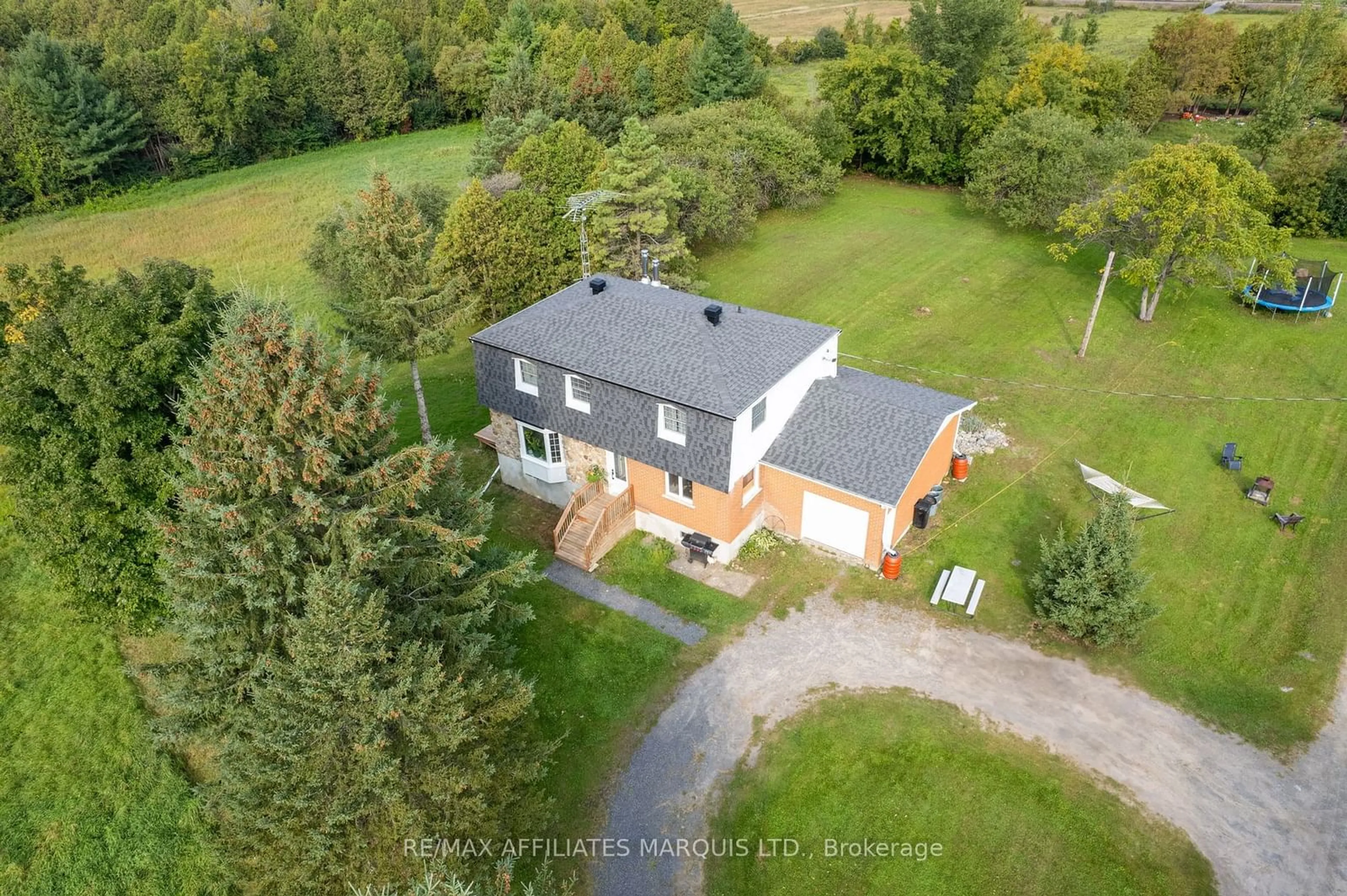 A pic from outside/outdoor area/front of a property/back of a property/a pic from drone, unknown for 20867 COUNTY ROAD 10 Rd, North Glengarry Ontario K0C 1A0