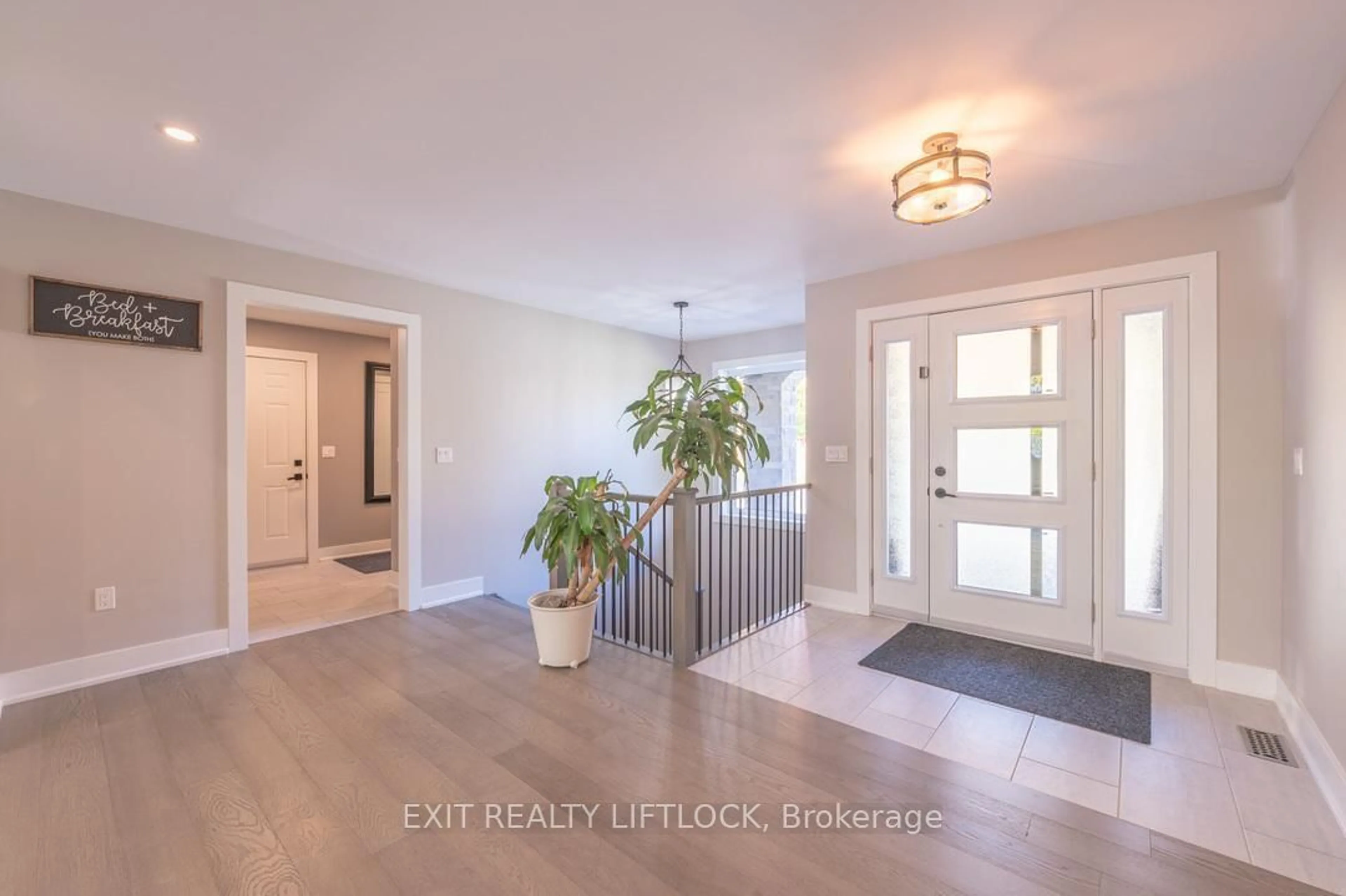 Indoor entryway for 202 Richardson Rd, Trent Hills Ontario K0L 1Y0