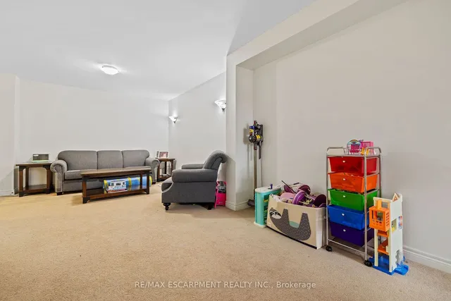 Additional property image - 76 Redfern Ave