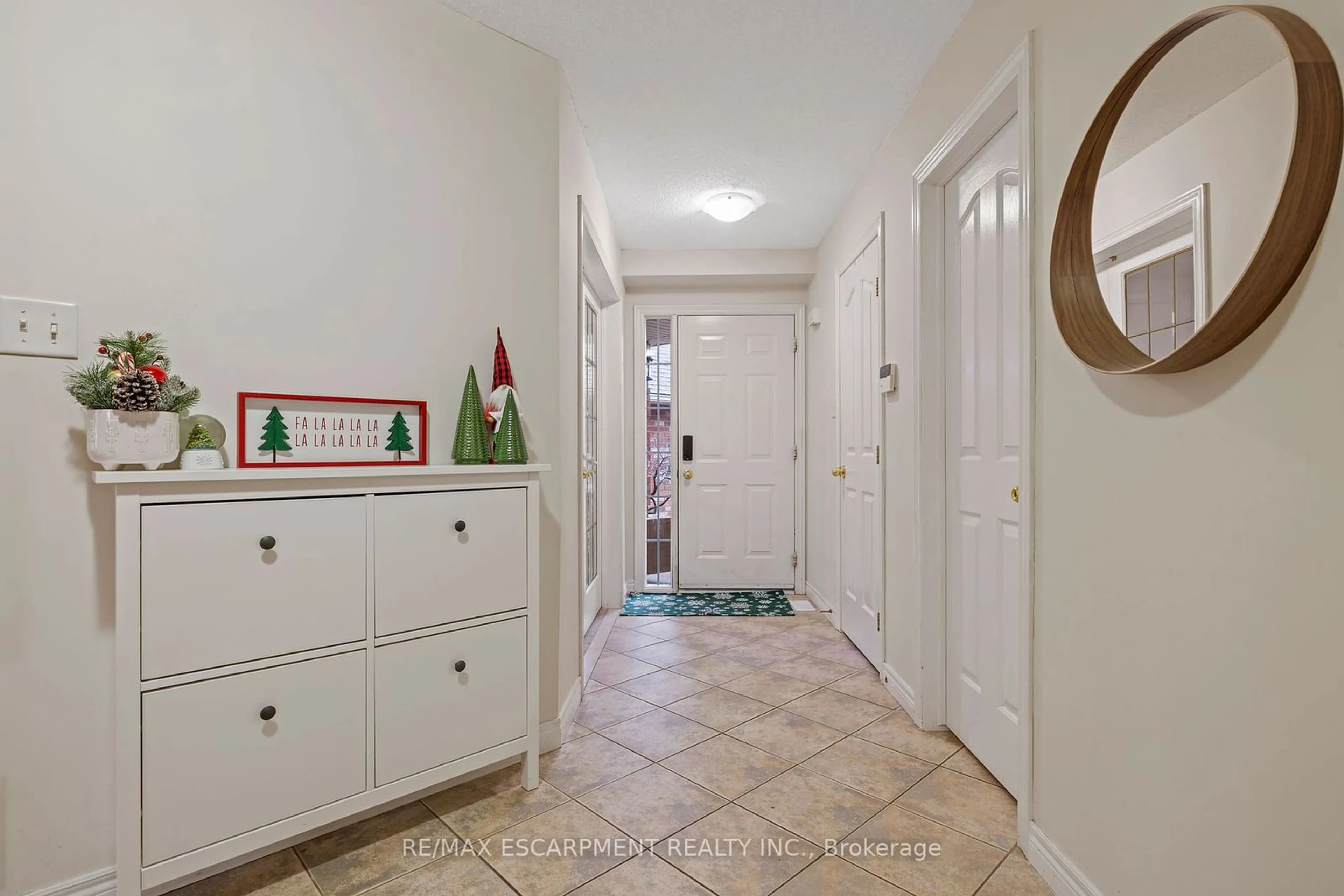 Indoor entryway for 76 Redfern Ave, Hamilton Ontario L9C 7S4