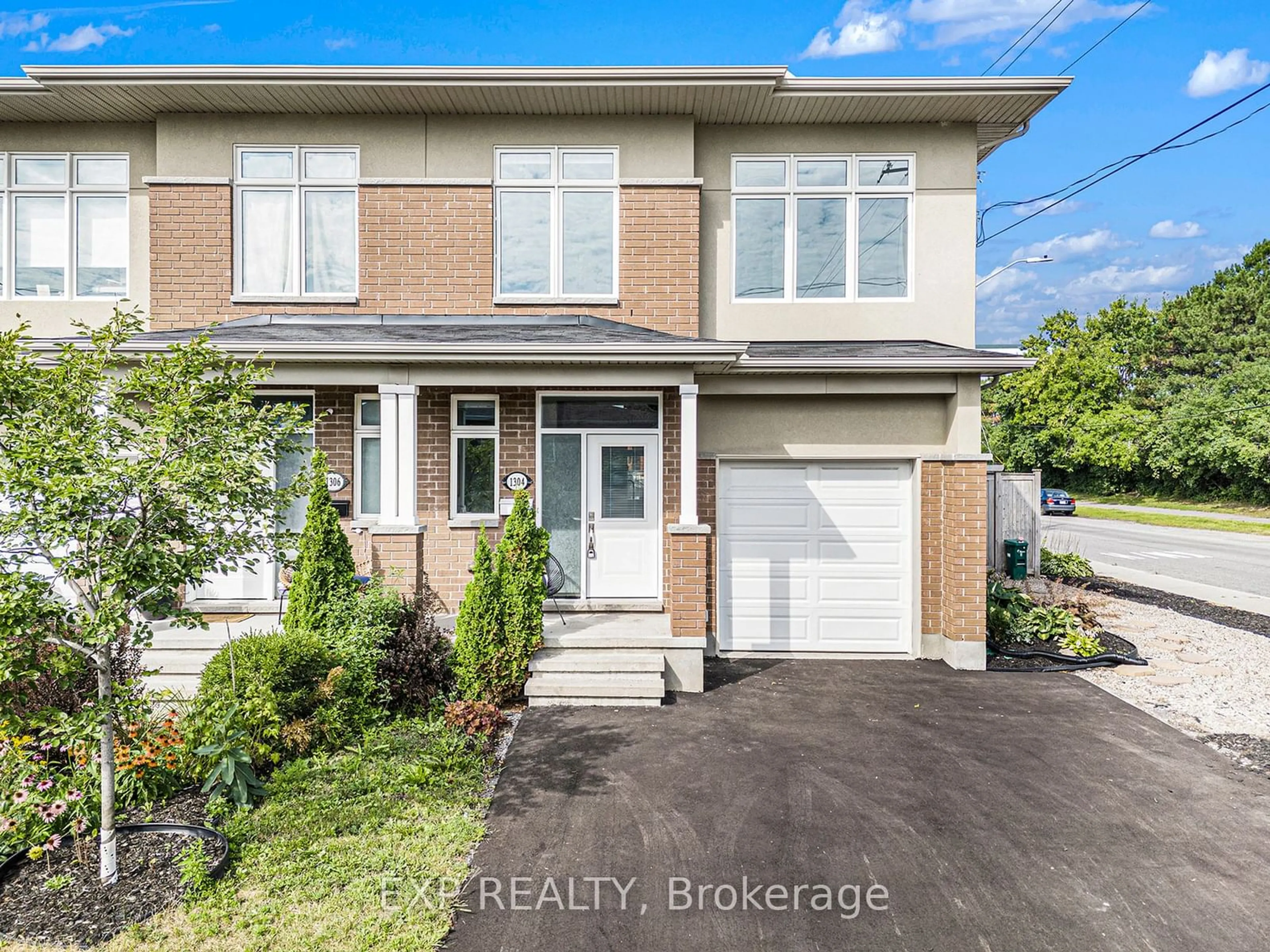 Home with brick exterior material, street for 1304 Avenue P Ave, Alta Vista and Area Ontario K1G 0B3