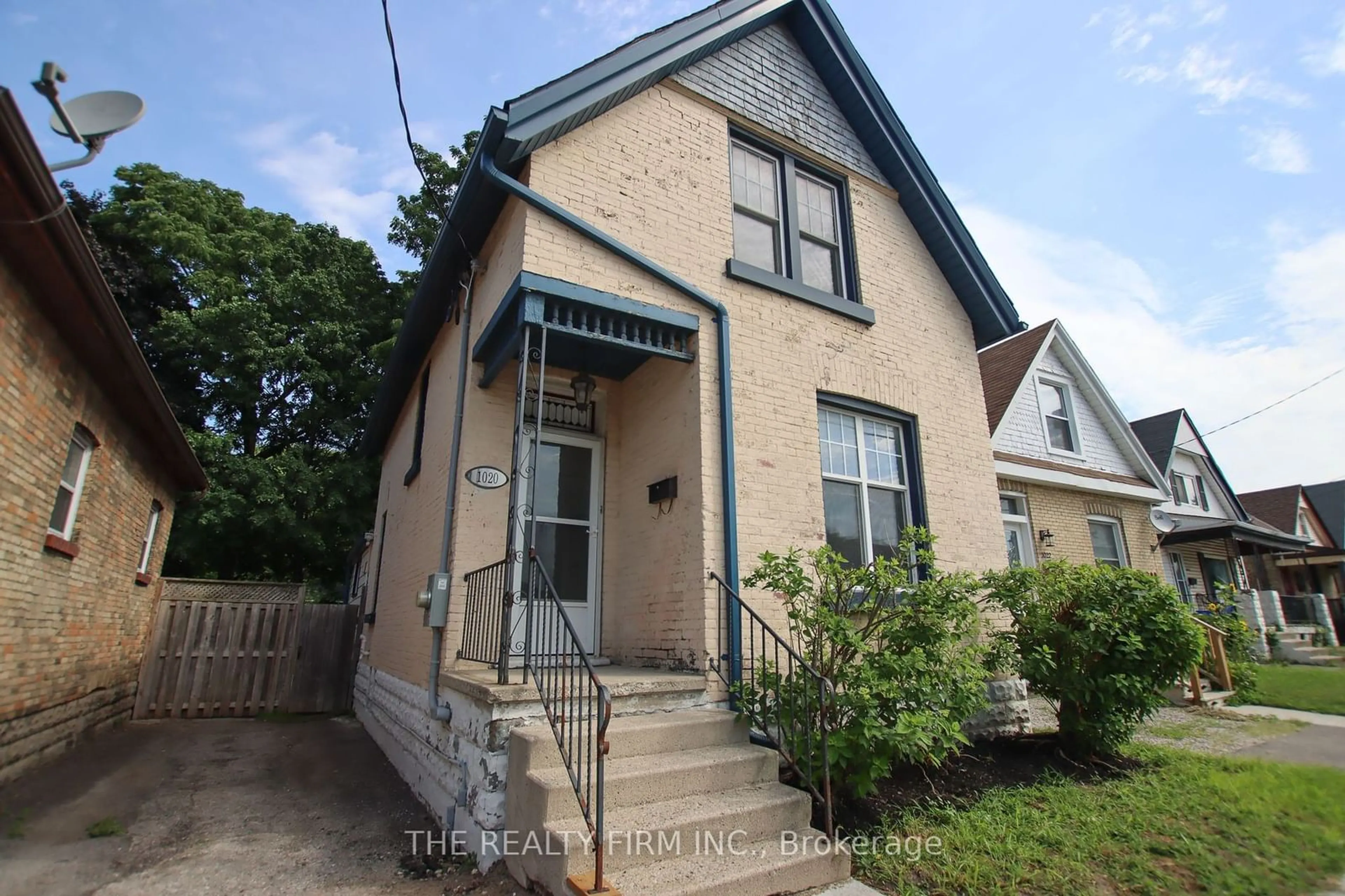 Home with brick exterior material, street for 1020 Trafalgar St, London Ontario N5Z 1G4