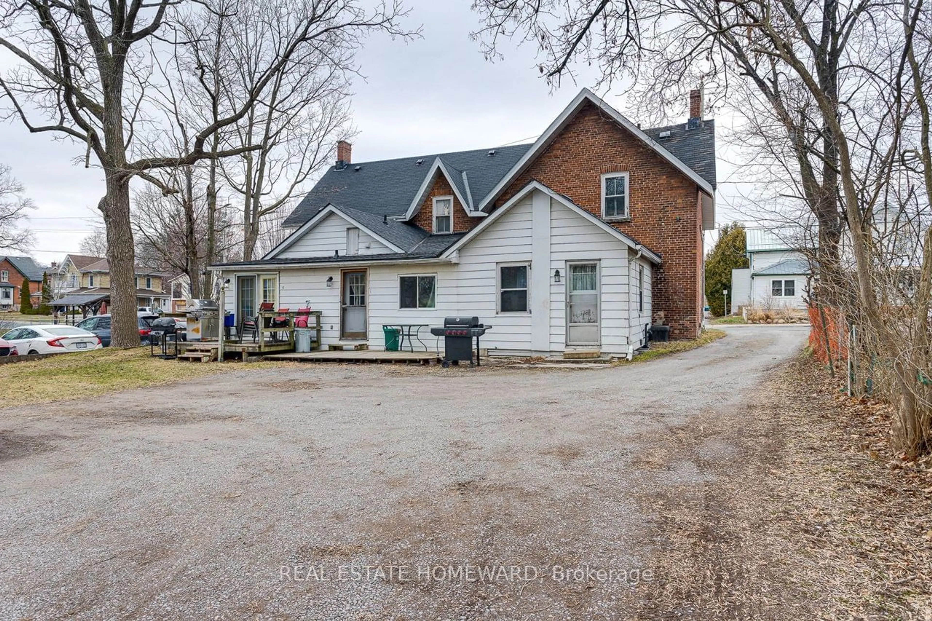 A pic from outside/outdoor area/front of a property/back of a property/a pic from drone, street for 15 - 17 James St, Cobourg Ontario K9A 2J8