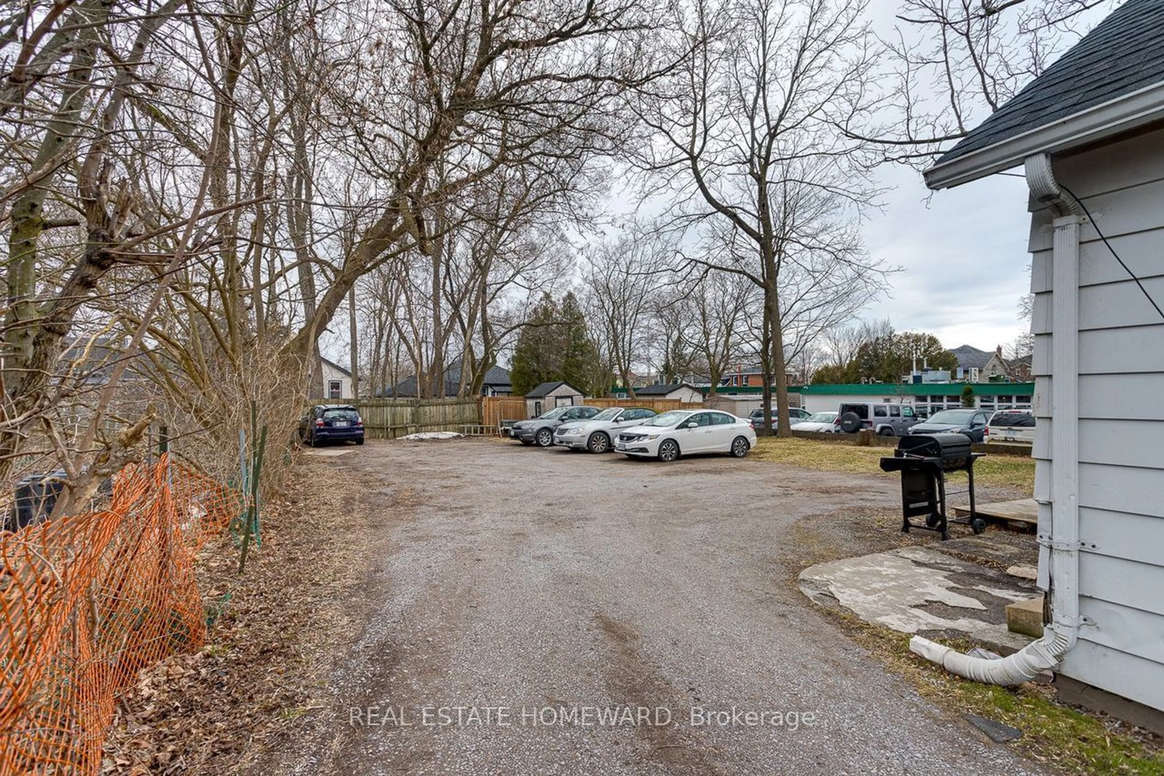 A pic from outside/outdoor area/front of a property/back of a property/a pic from drone, street for 15 - 17 James St, Cobourg Ontario K9A 2J8