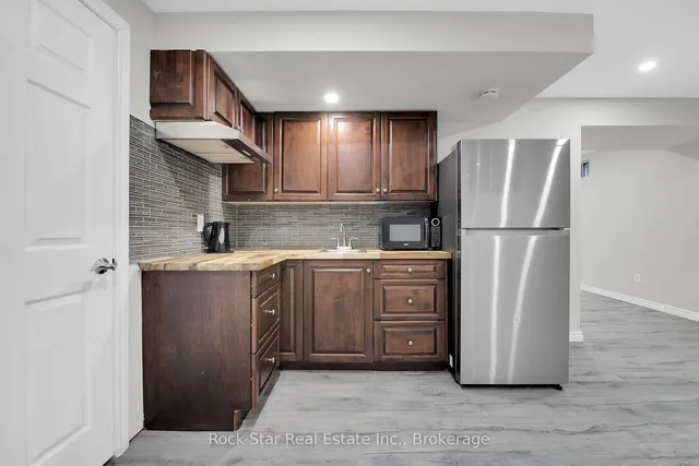 Additional property image - 75 Queen Victoria Dr