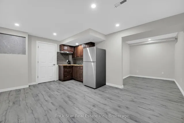 Additional property image - 75 Queen Victoria Dr