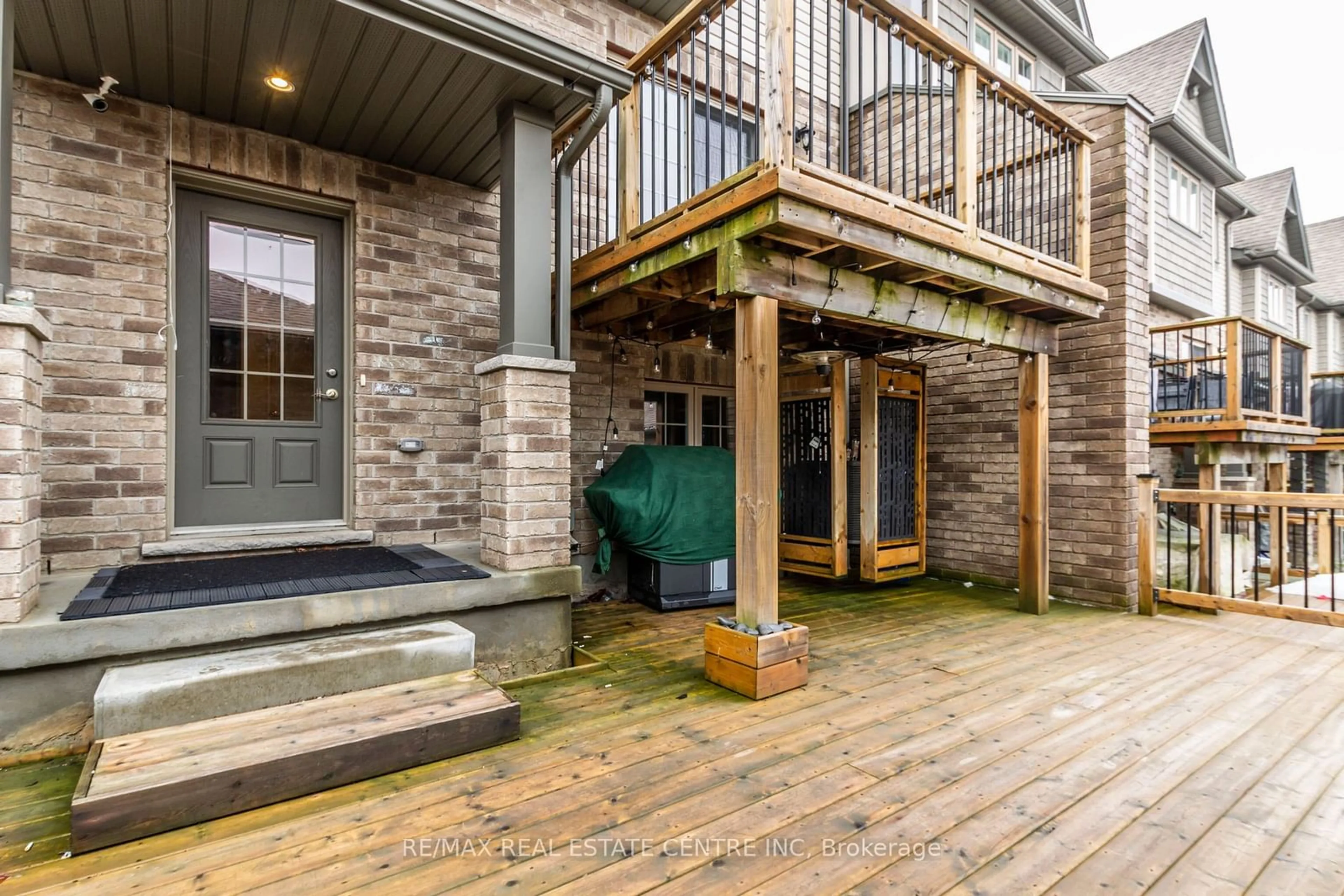 Patio, street for 25 Jeffrey Dr, Guelph Ontario N1E 0L6