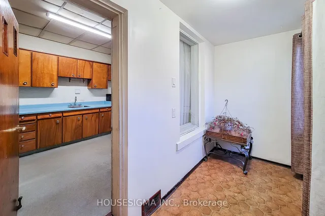 Additional property image - 185 East Ave