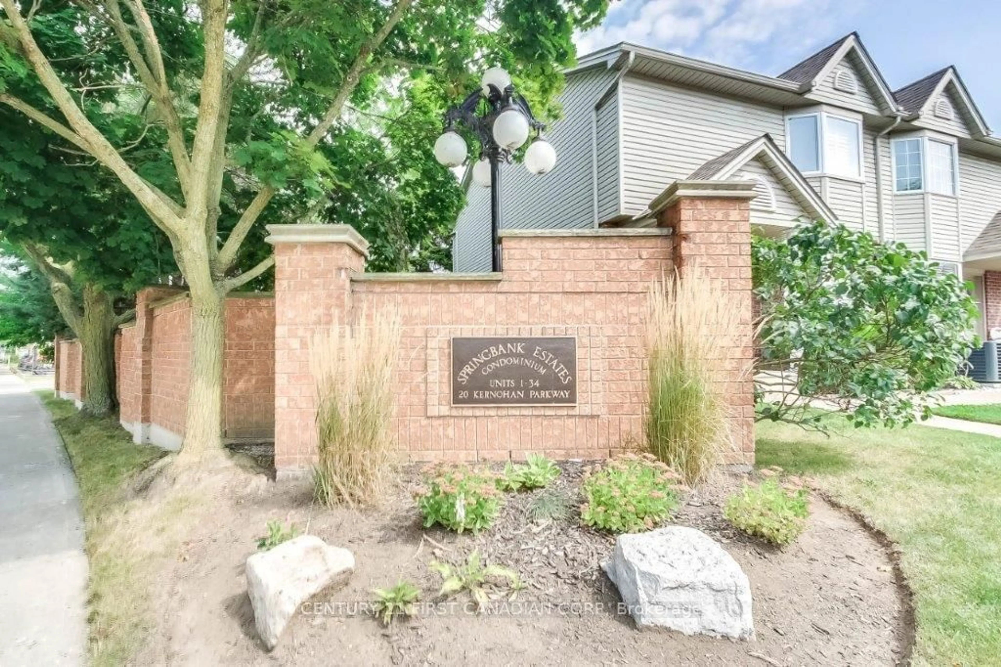 Home with brick exterior material, street for 20 Kernohan Pkwy #32, London Ontario N6J 4Y3