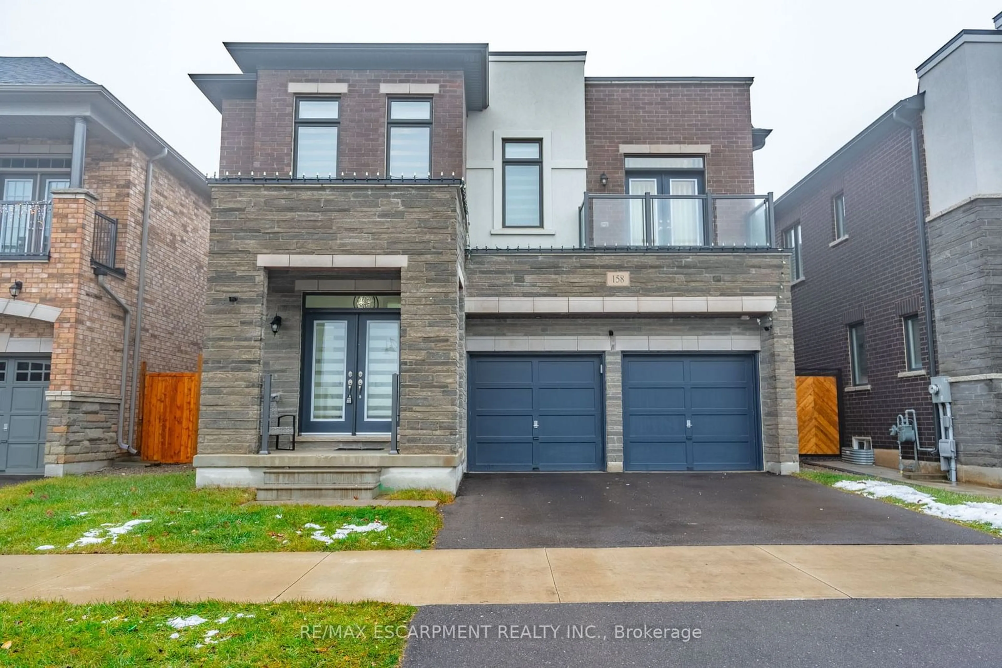 Home with brick exterior material, street for 158 Agro St, Hamilton Ontario L8B 1W8