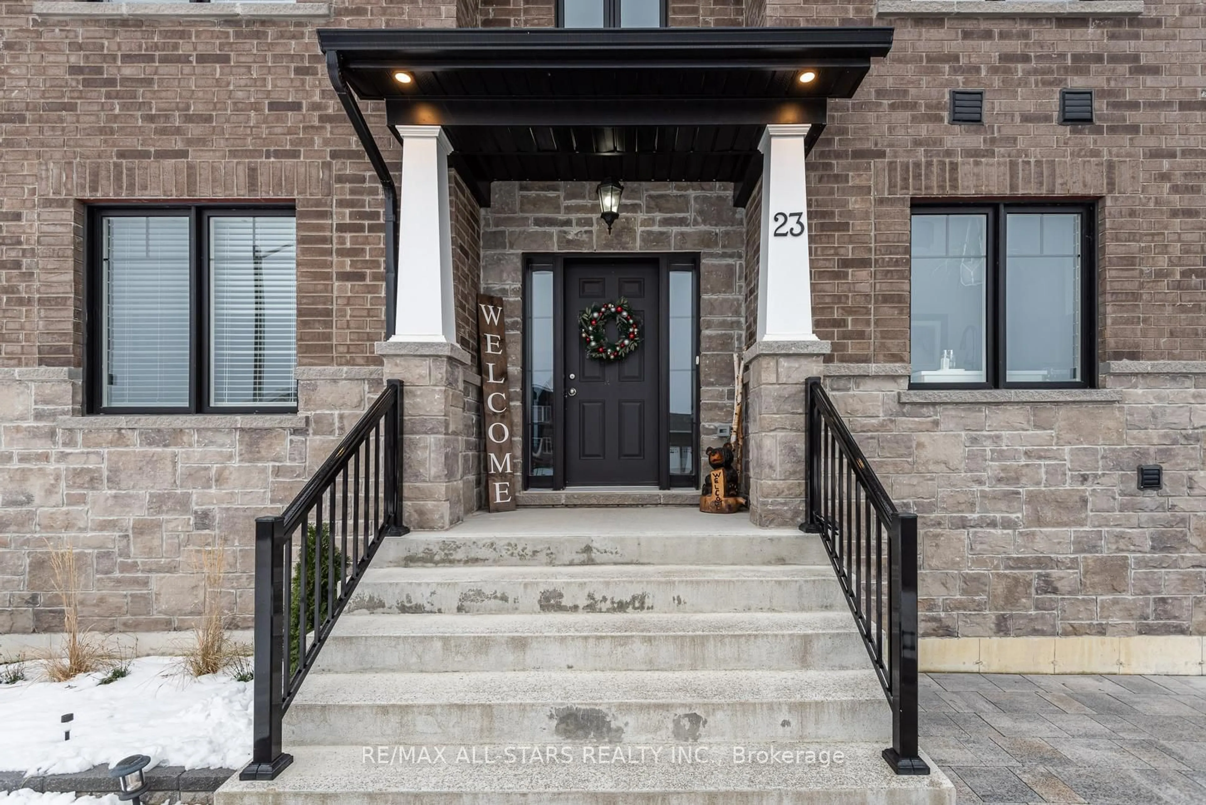 Indoor entryway for 23 McCrae Cres, Kawartha Lakes Ontario K0M 2T0