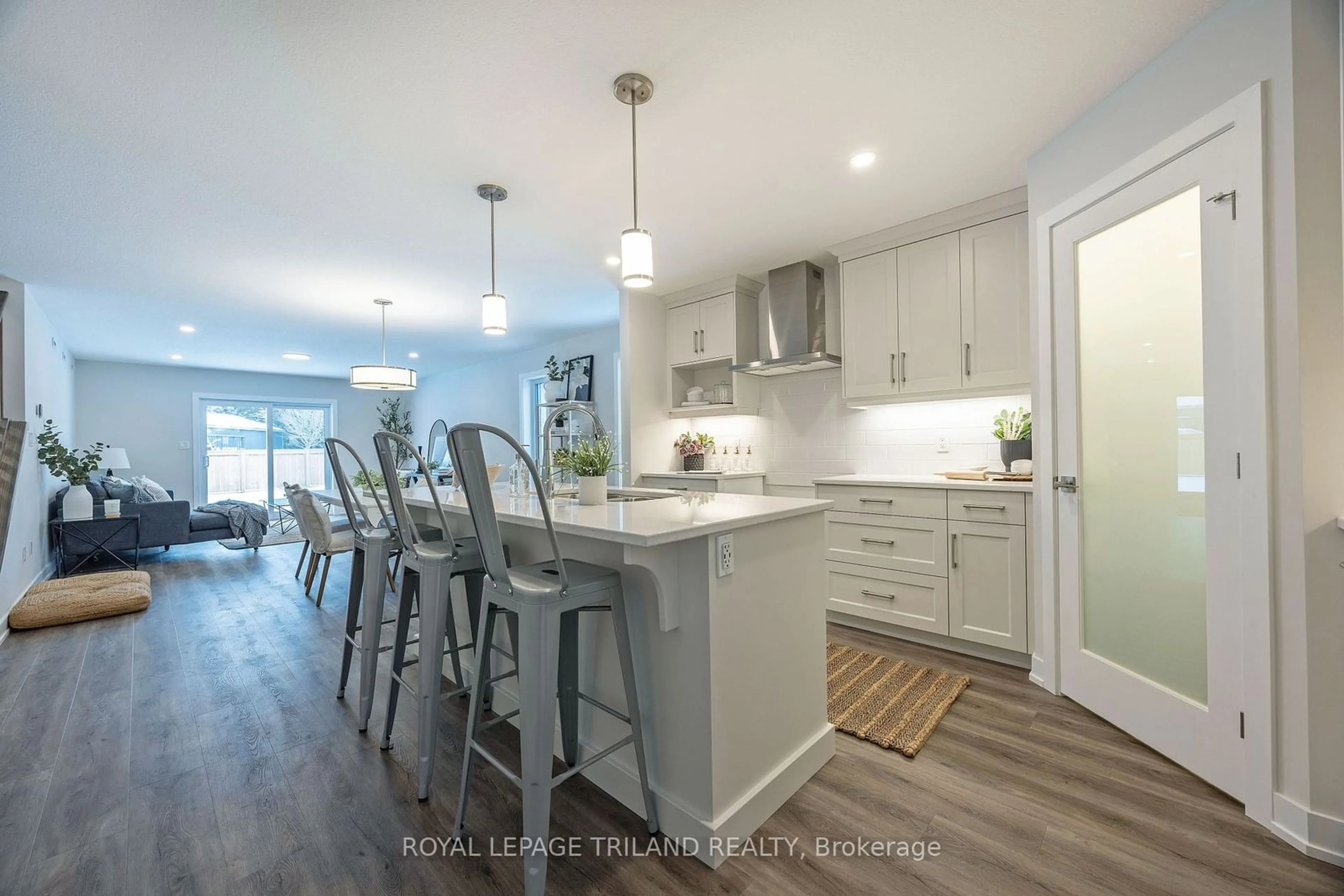 Open concept kitchen, unknown for 56 Hickory Lane, St. Thomas Ontario N5R 6K9