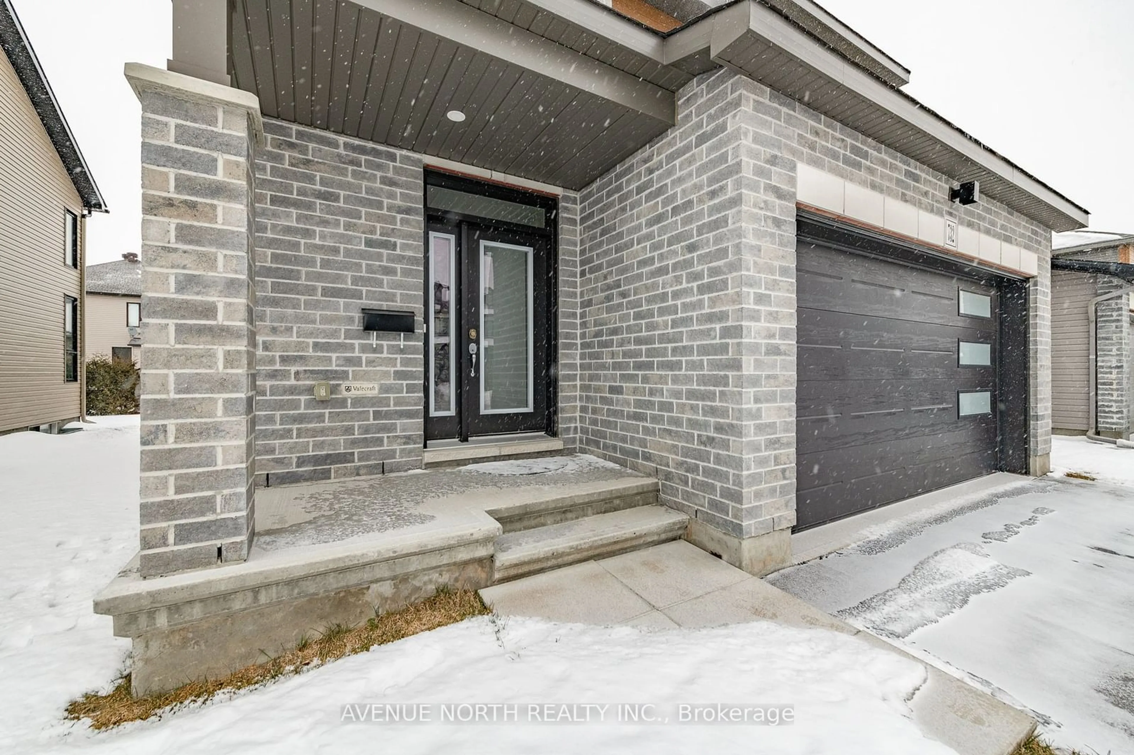 Home with brick exterior material, street for 732 NAMUR St, Russell Ontario K0A 1W0