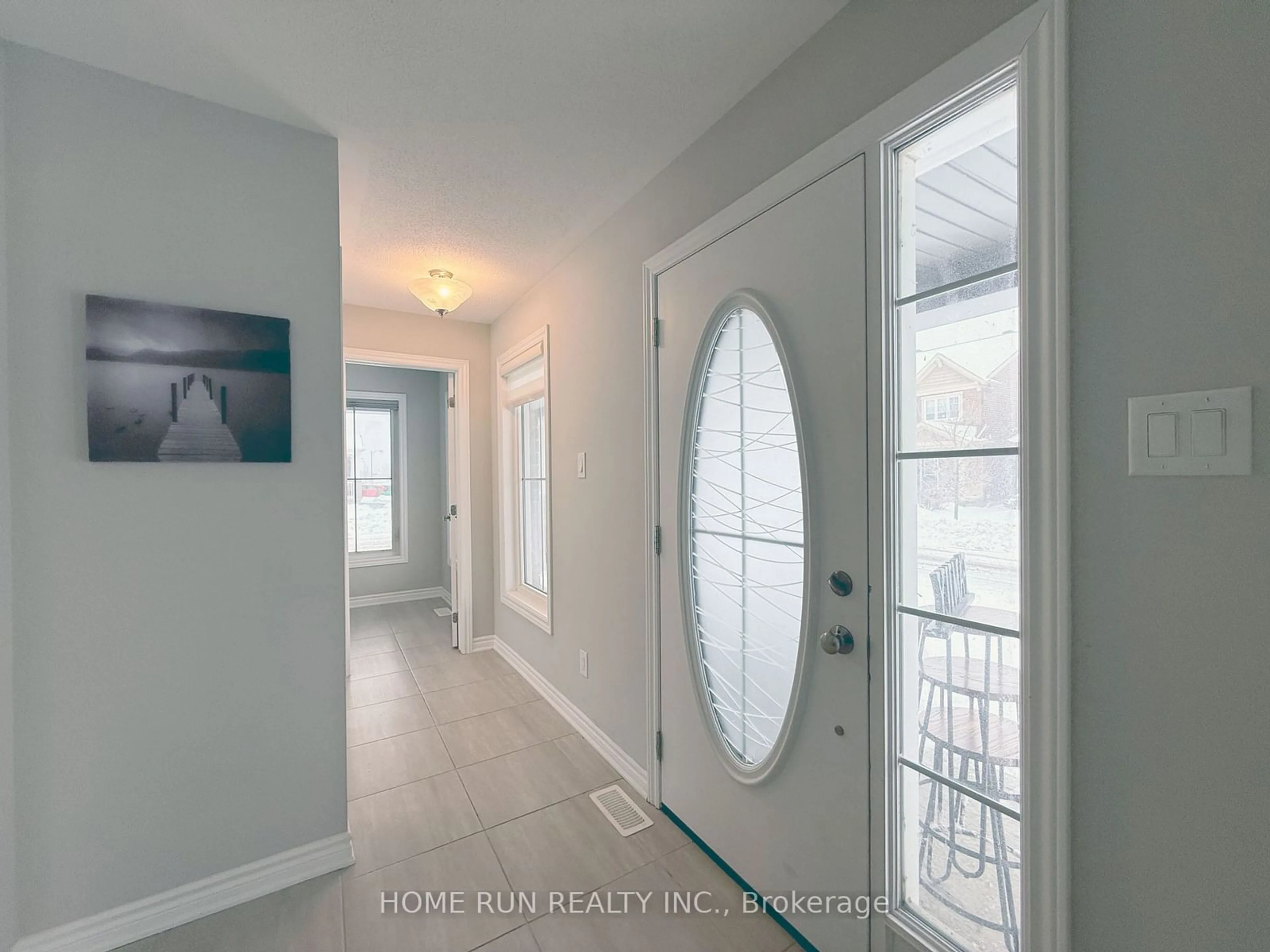 Indoor entryway for 20 Allium St, Orleans - Cumberland and Area Ontario K4A 1E3