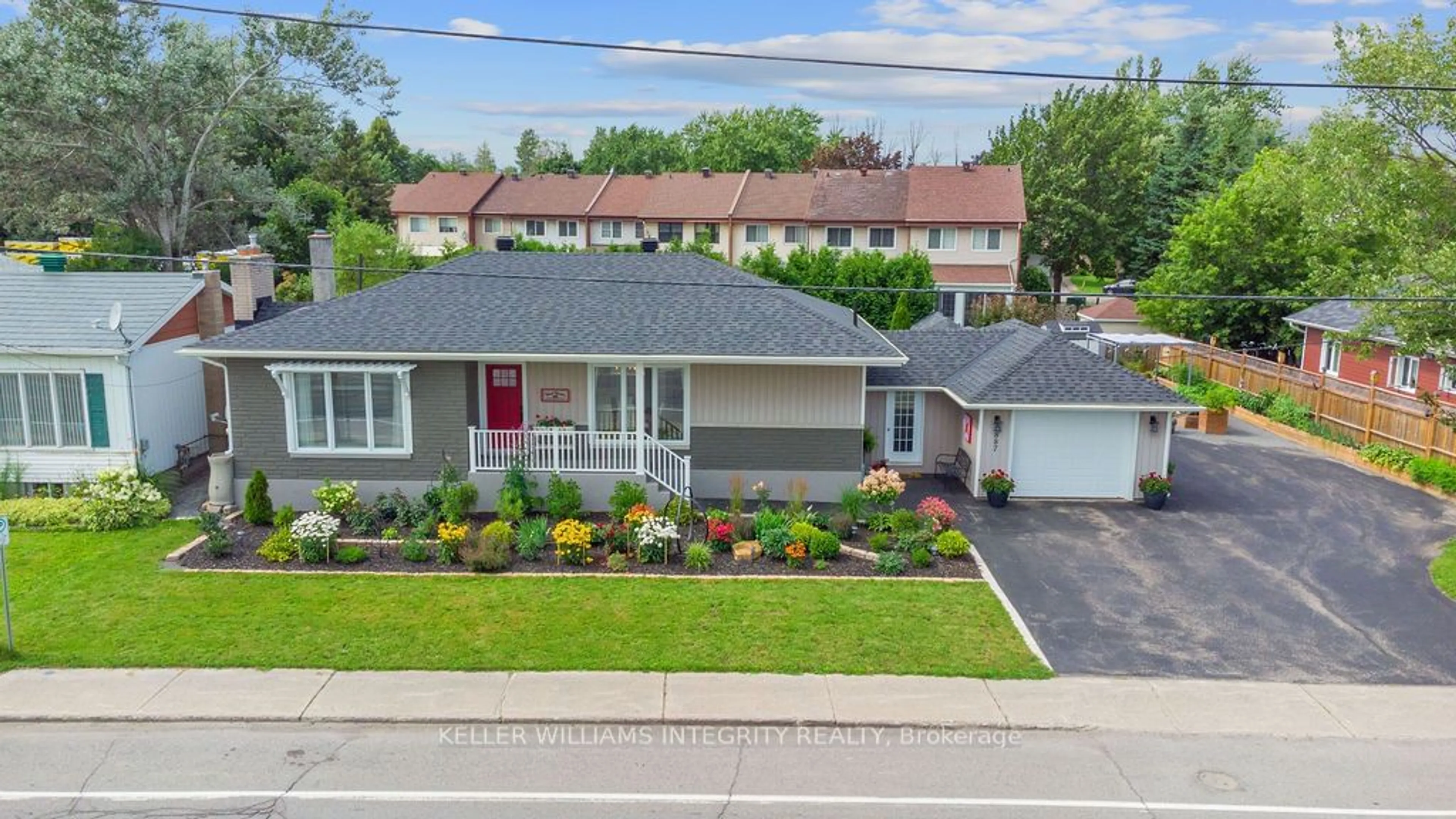 A pic from outside/outdoor area/front of a property/back of a property/a pic from drone, street for 887 NOTRE DAME St, Russell Ontario K0A 1W0