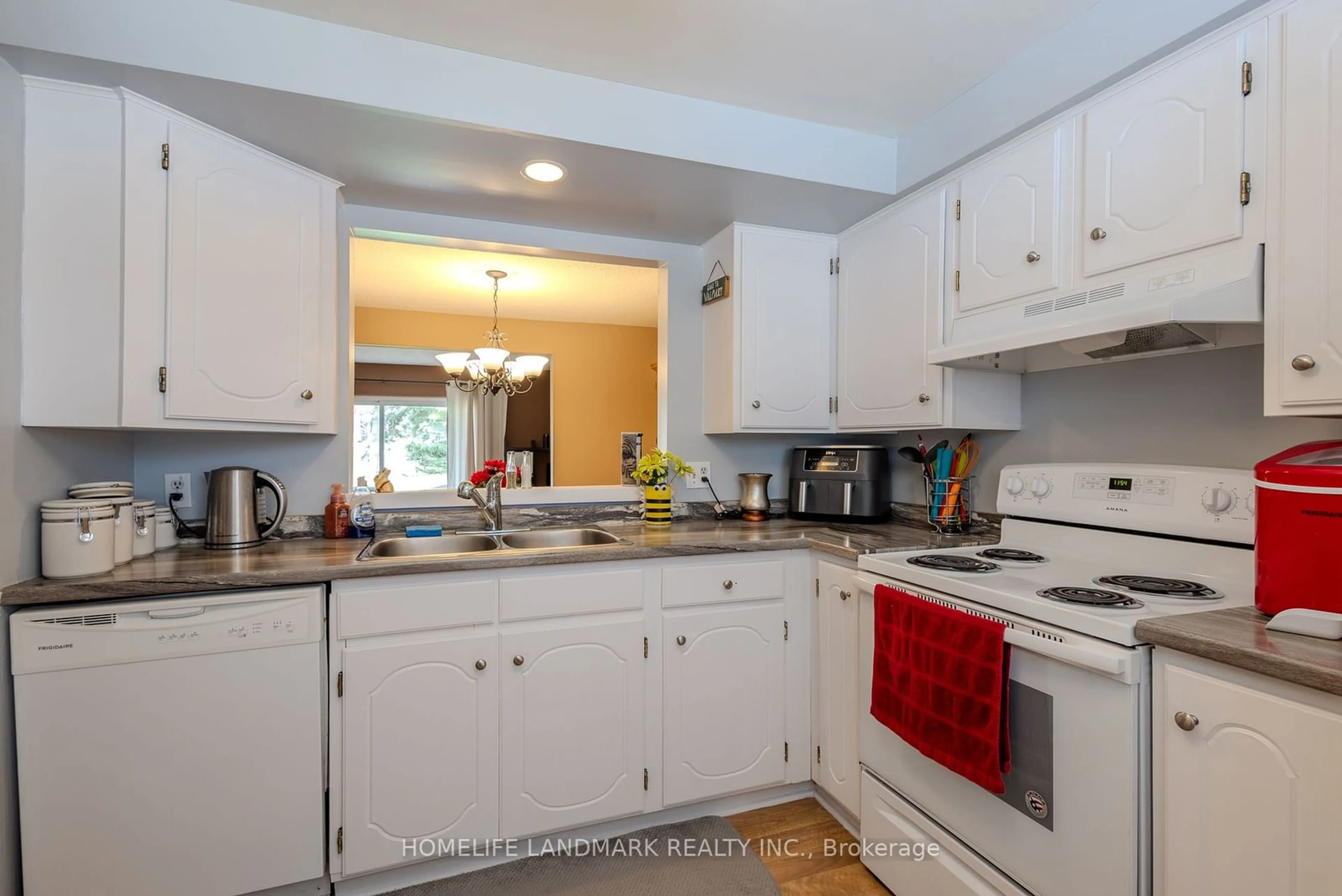 Standard kitchen, unknown for 50 Lakeshore Rd #101, St. Catharines Ontario L2N 6P8