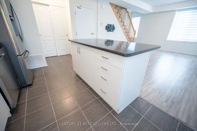 Additional property image - 383 Dundas St Unit 45