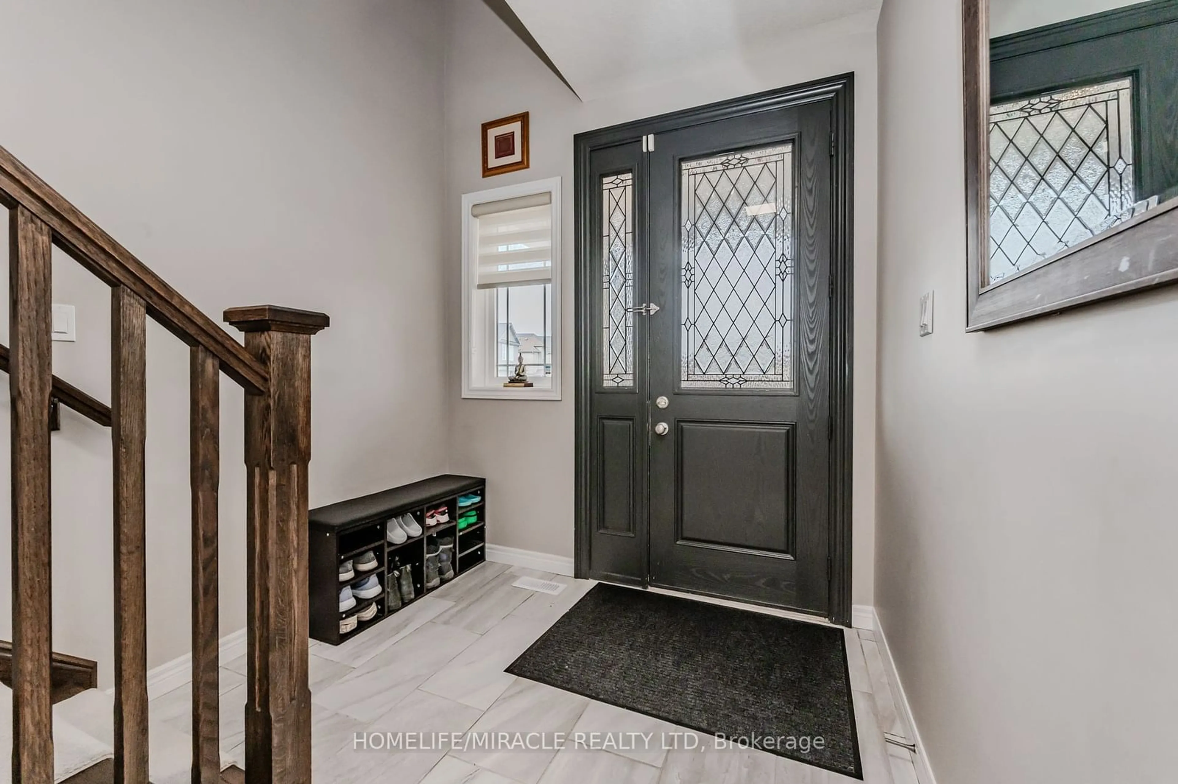 Indoor entryway for 481 Rivertrail Ave, Kitchener Ontario N2A 0H6