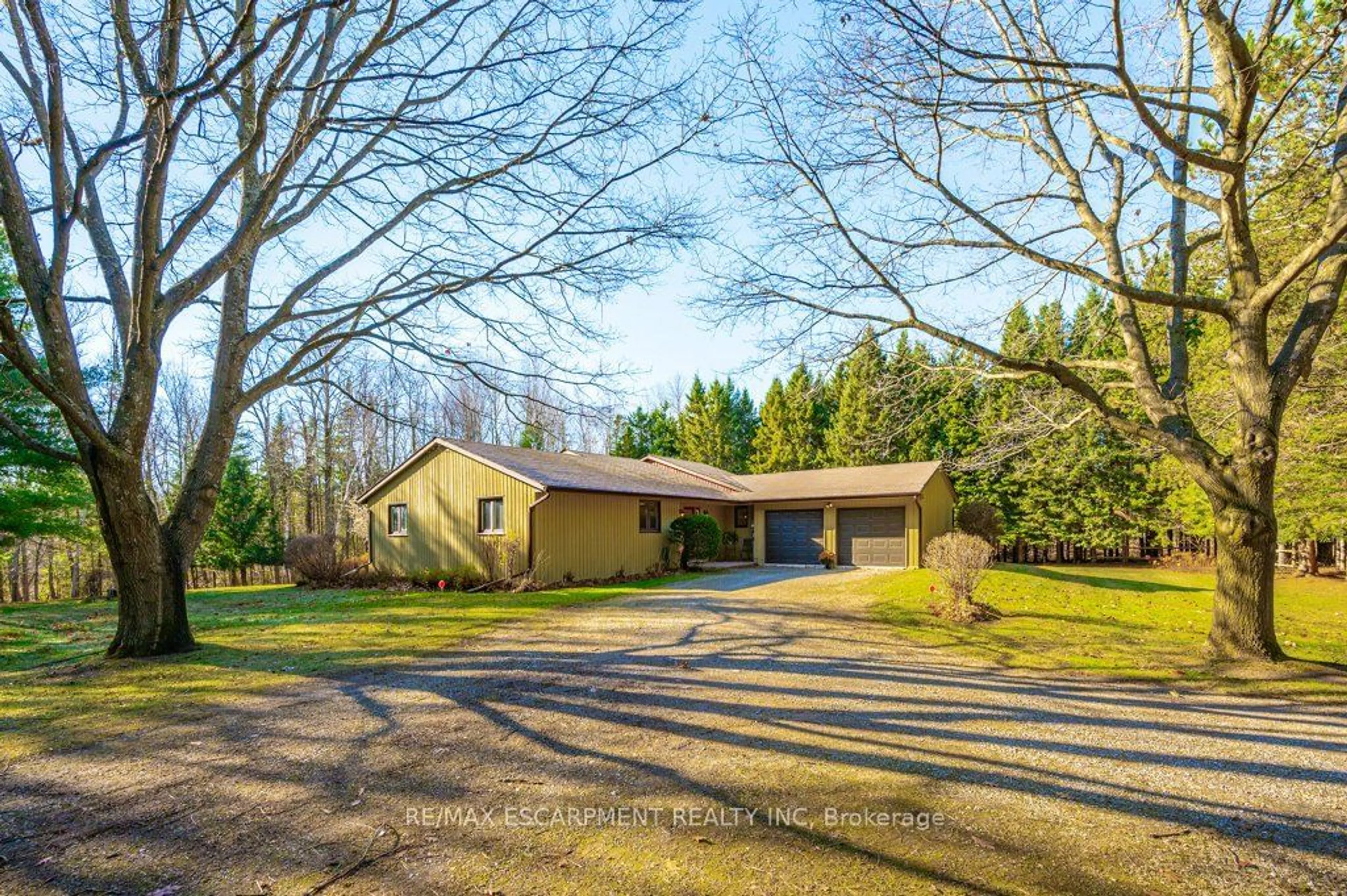 A pic from outside/outdoor area/front of a property/back of a property/a pic from drone, unknown for 754238 Second Line EHS, Mono Ontario L9W 5W8