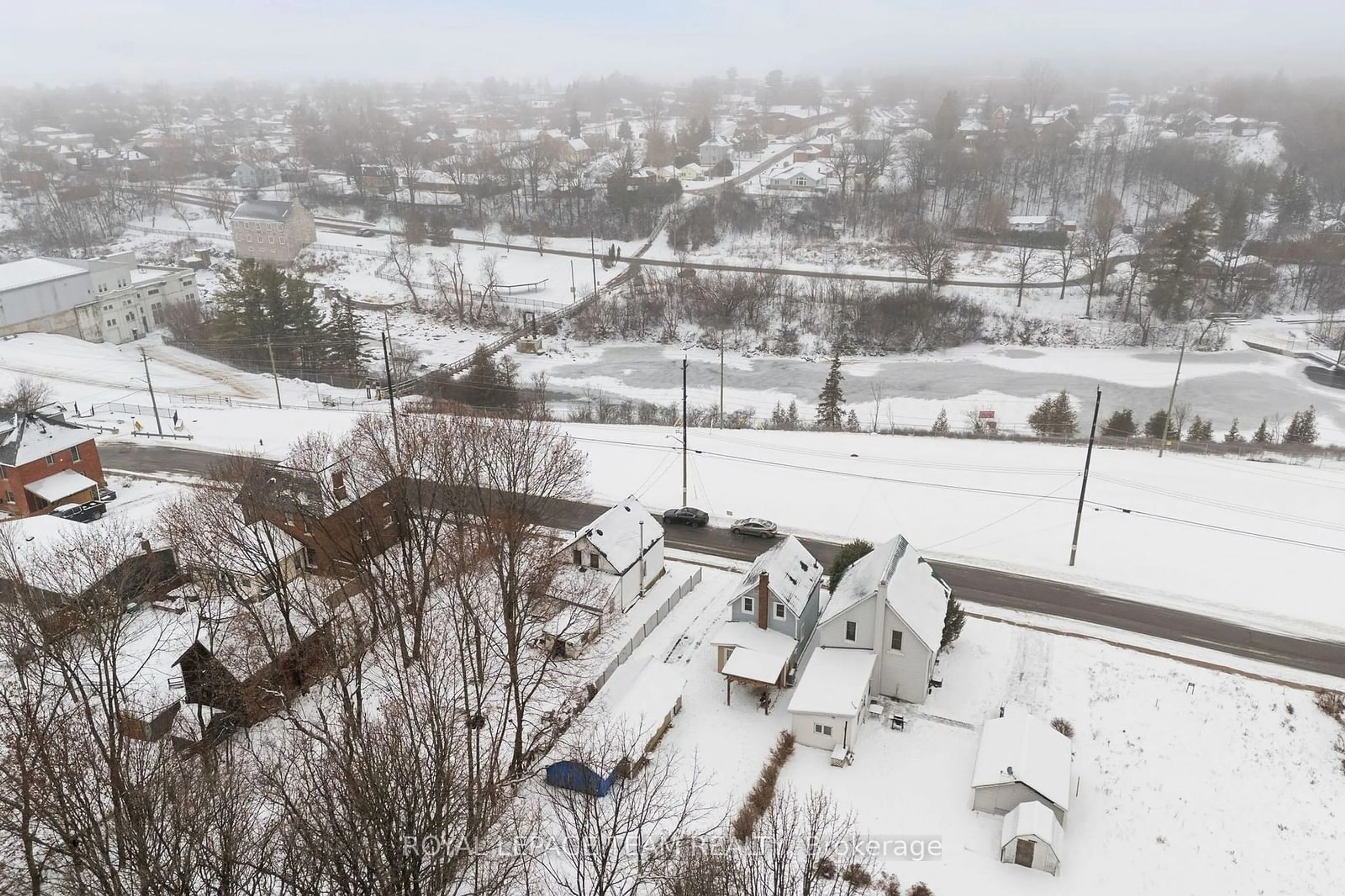 A pic from outside/outdoor area/front of a property/back of a property/a pic from drone, unknown for 43 Mutual Ave, Renfrew Ontario K7V 3R4