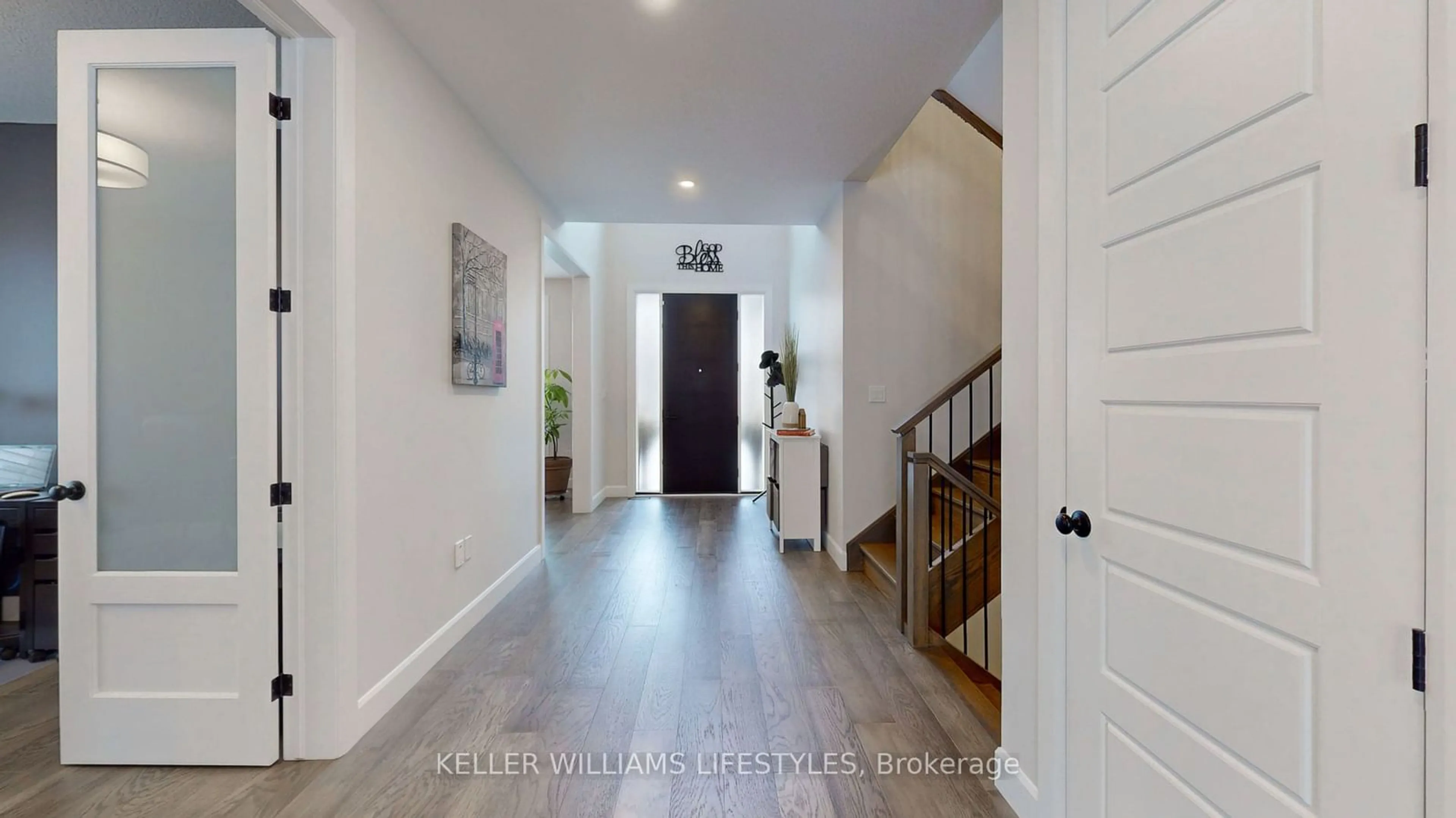 Indoor entryway for 1968 Buroak Cres, London Ontario N6G 3X9