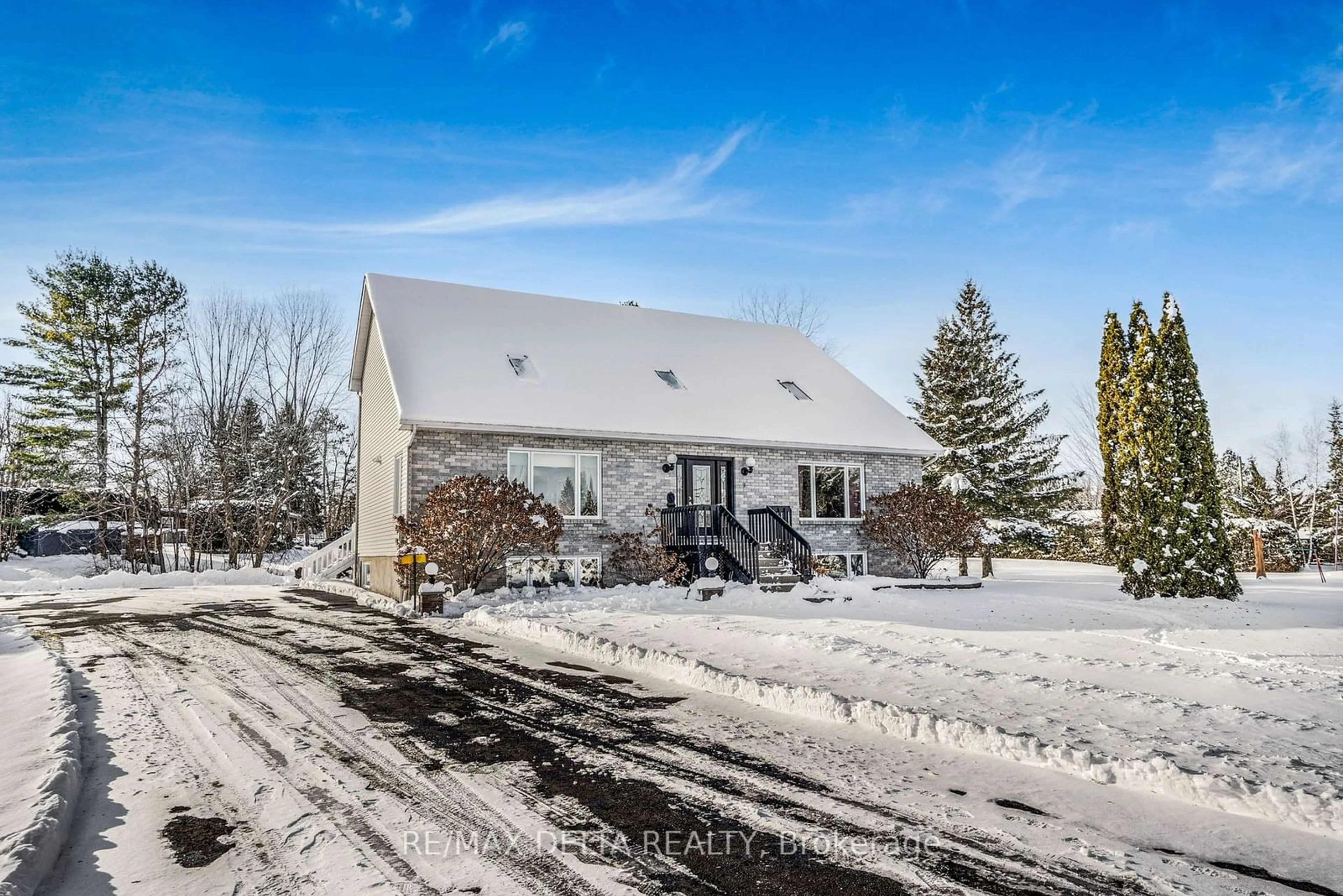 A pic from outside/outdoor area/front of a property/back of a property/a pic from drone, street for 9 Landriault St, Champlain Ontario K0B 1K0