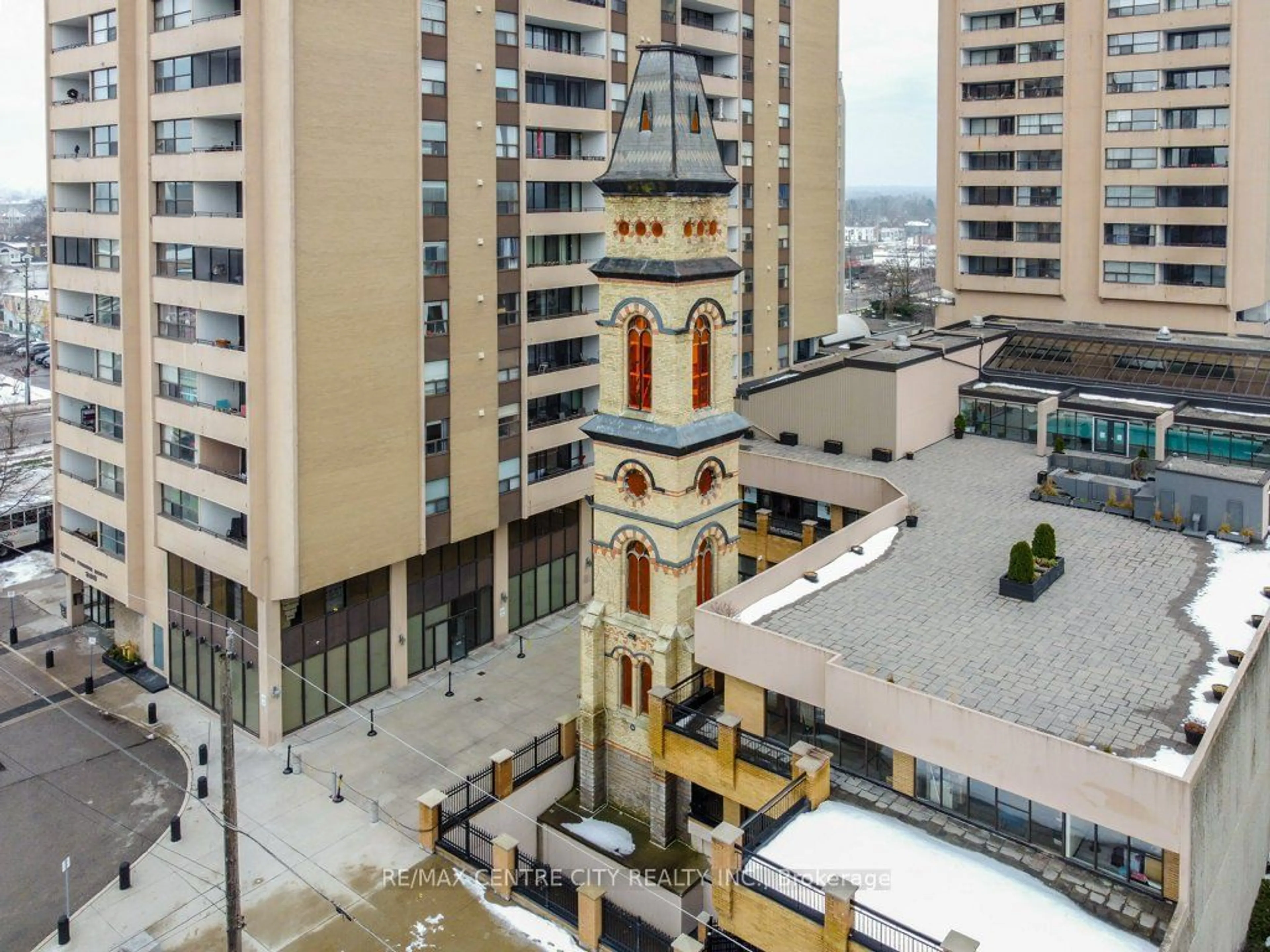 A pic from outside/outdoor area/front of a property/back of a property/a pic from drone, city buildings view from balcony for 389 Dundas St #805, London Ontario N6B 1V5