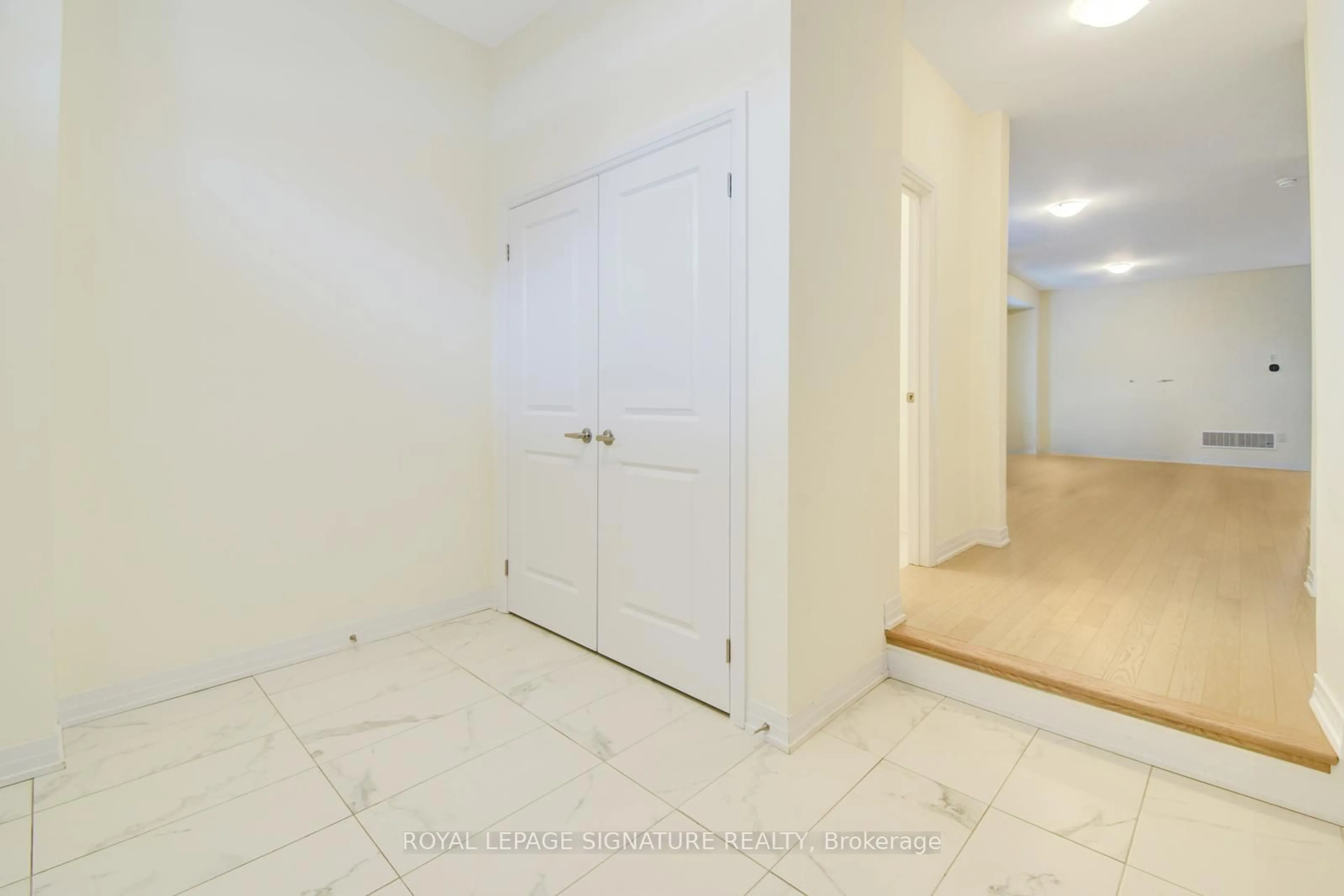 Indoor entryway for 129 Dingman St, Wellington North Ontario N0G 1A0