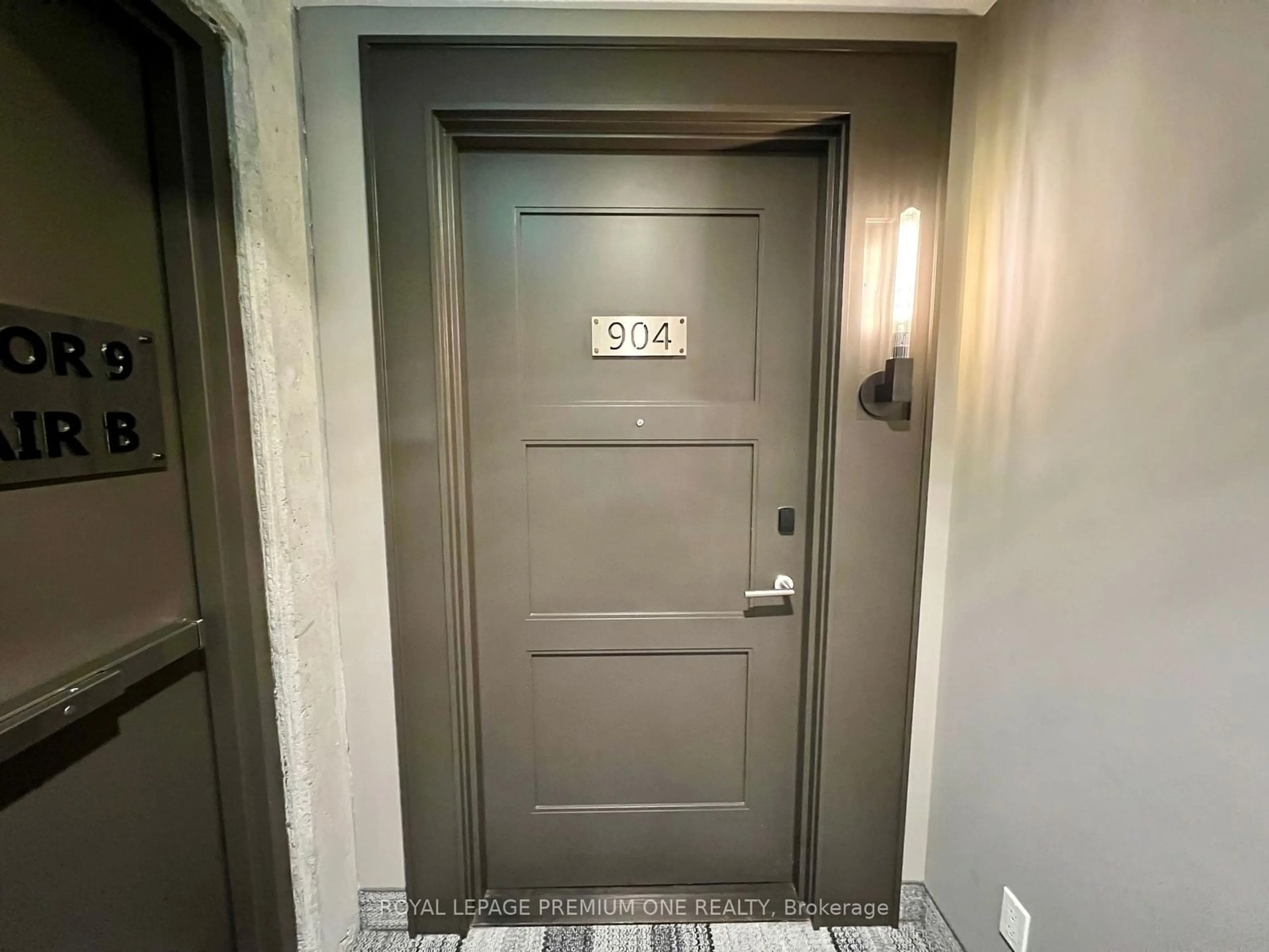 Indoor entryway for 63 Arthur St #904, Guelph Ontario N1E 0A8