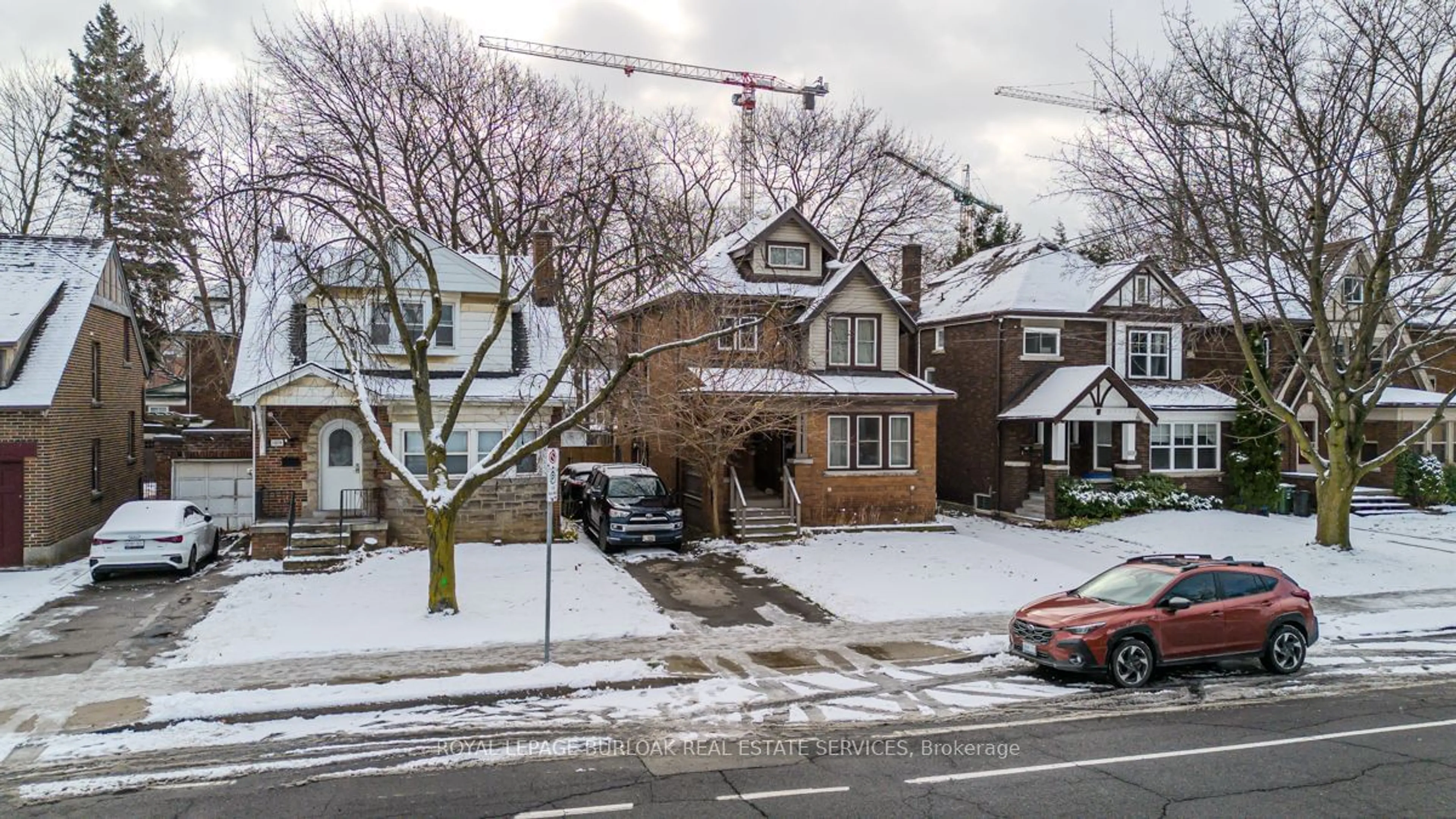 A pic from outside/outdoor area/front of a property/back of a property/a pic from drone, street for 1225 King St, Hamilton Ontario L8S 1M5