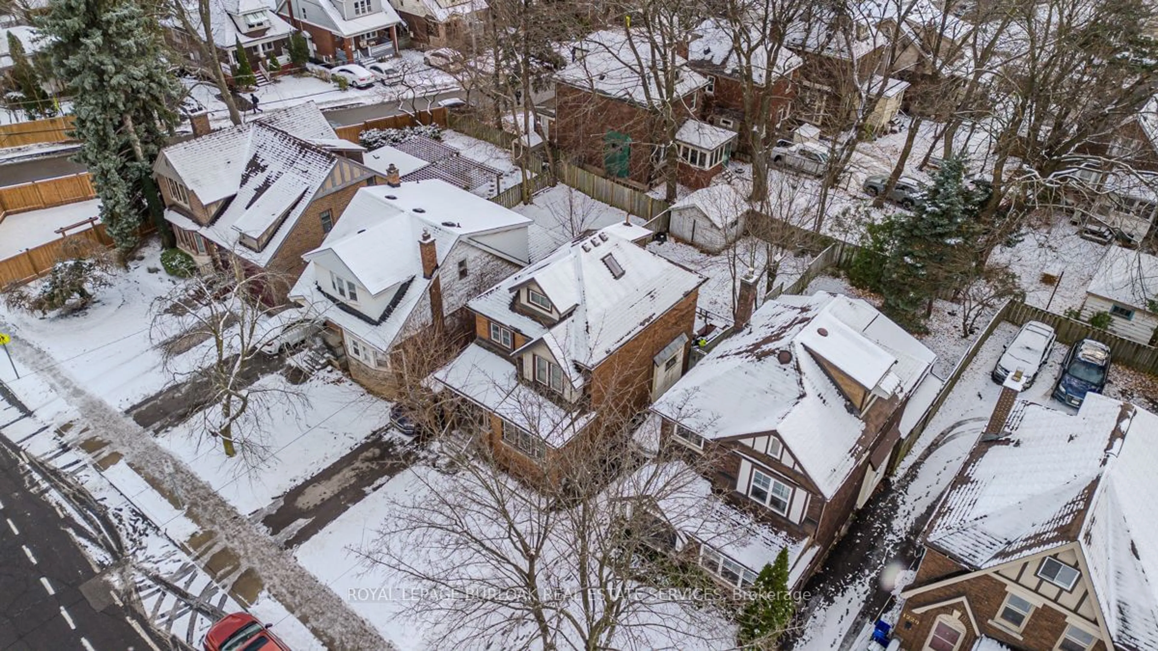 A pic from outside/outdoor area/front of a property/back of a property/a pic from drone, street for 1225 King St, Hamilton Ontario L8S 1M5