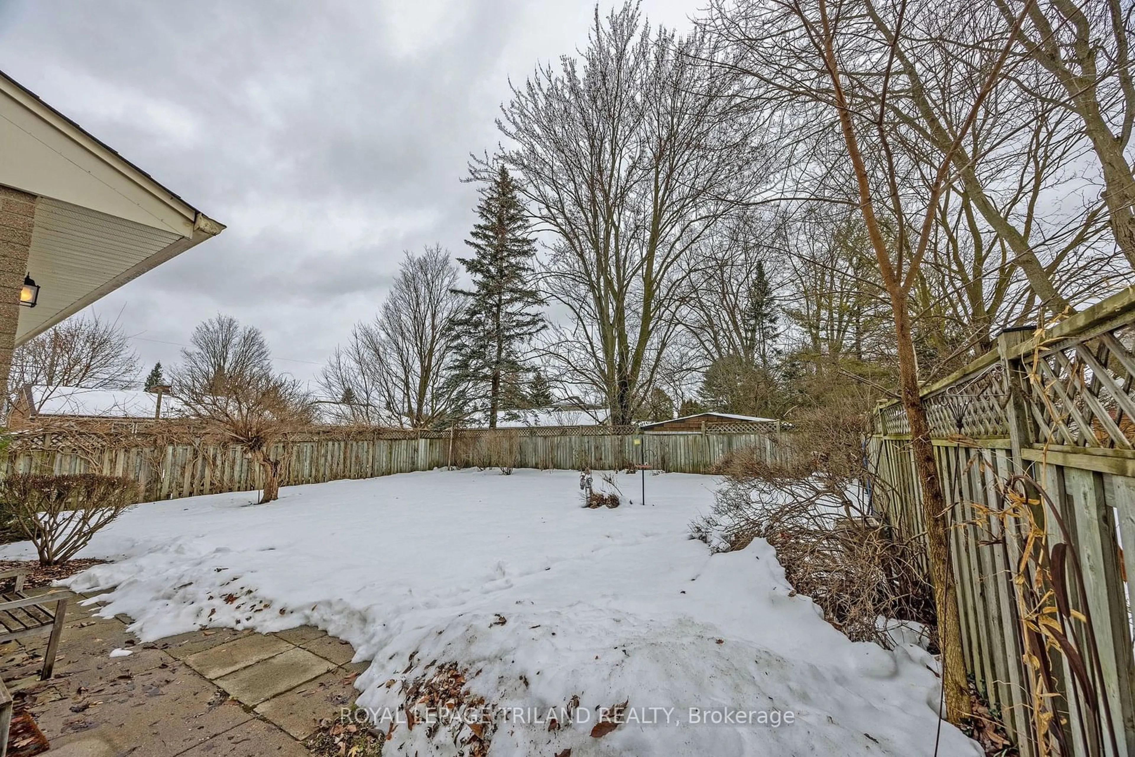 Patio, water/lake/river/ocean view for 210 Clifford St, London Ontario N5Y 1Z8