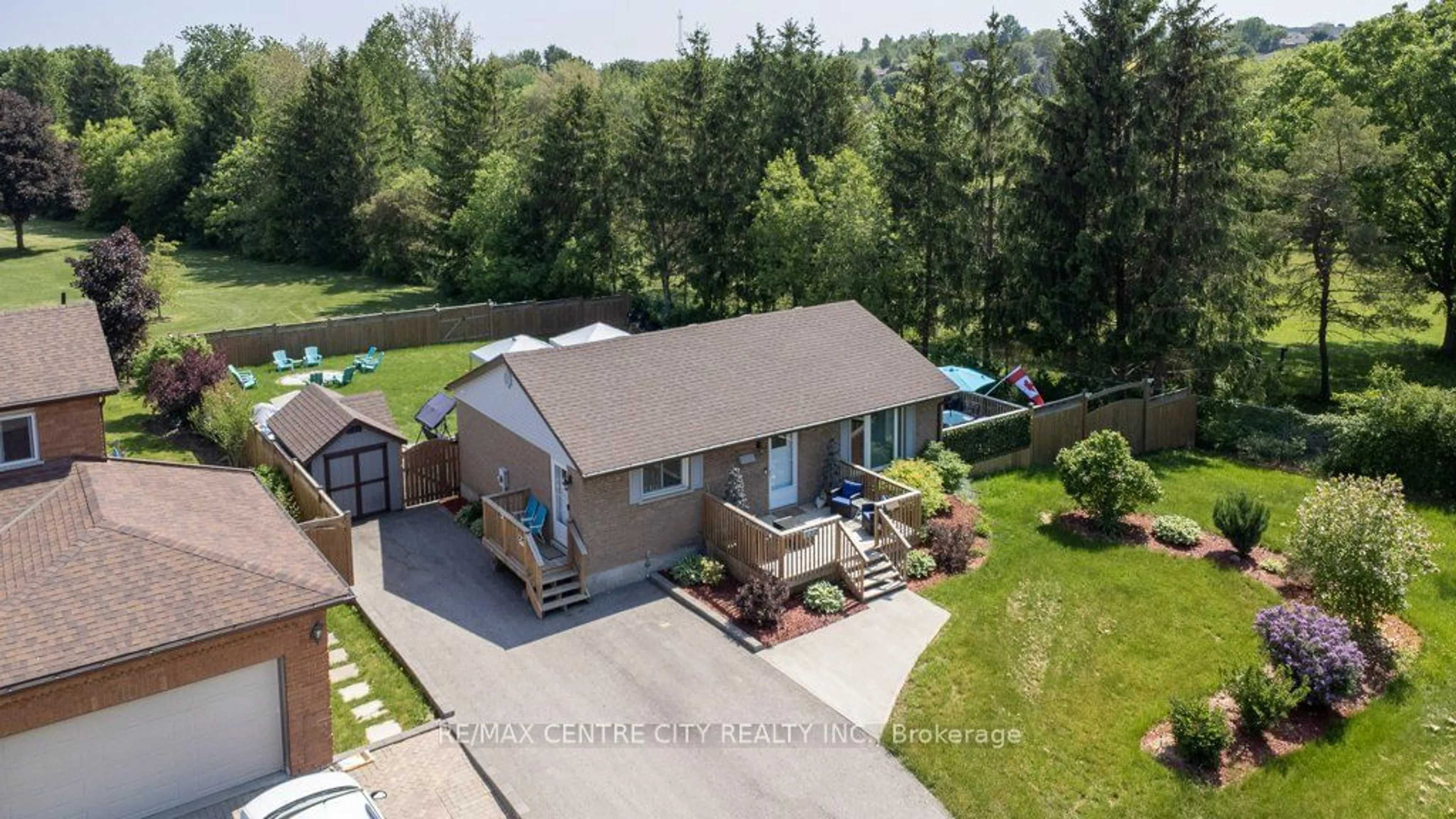 A pic from outside/outdoor area/front of a property/back of a property/a pic from drone, unknown for 732 Salter Ave, Woodstock Ontario N4S 2P5