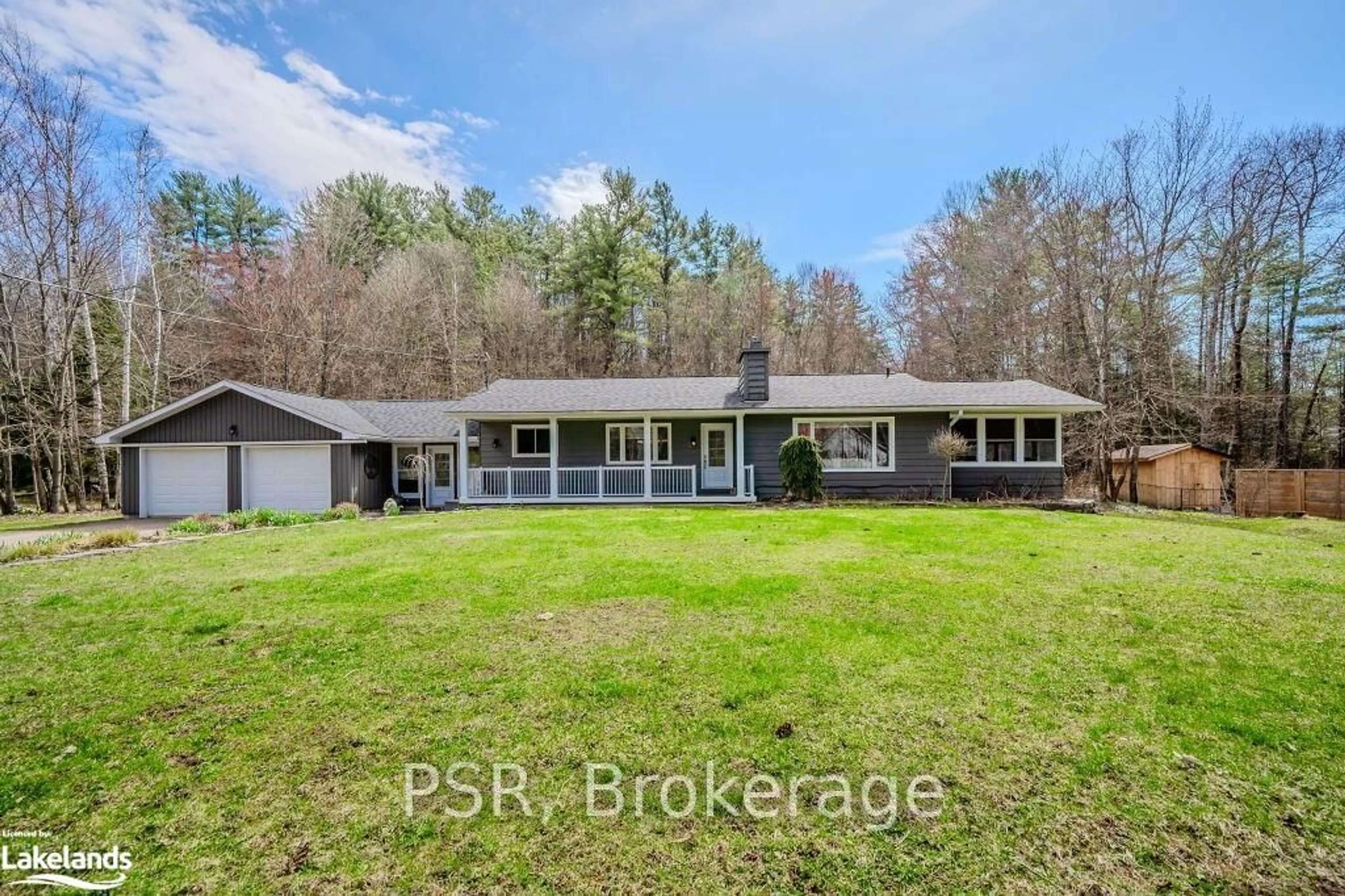 A pic from outside/outdoor area/front of a property/back of a property/a pic from drone, unknown for 51 Mary Lake Cres, Huntsville Ontario P0B 1L0