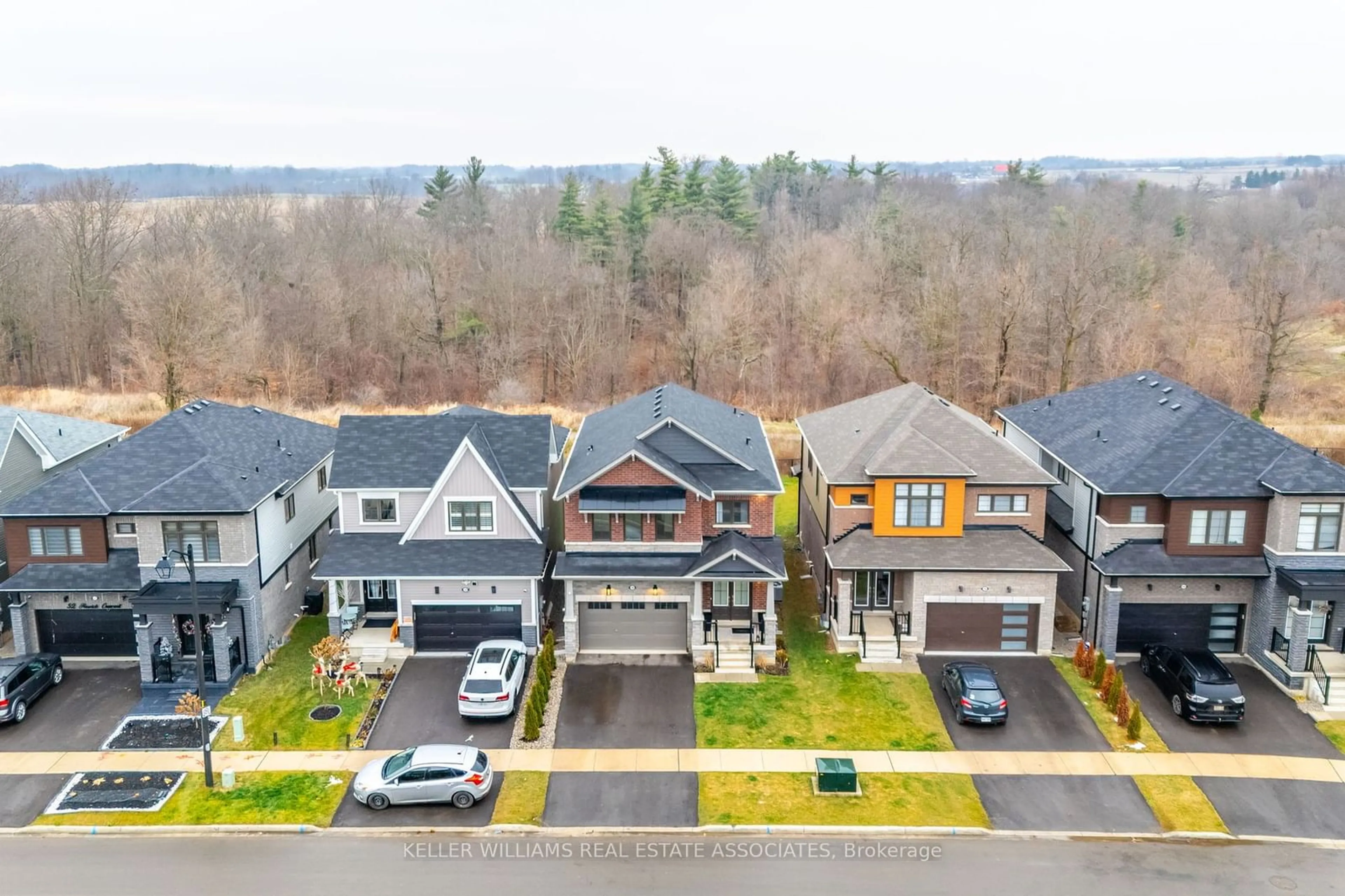 A pic from outside/outdoor area/front of a property/back of a property/a pic from drone, street for 48 Hawick Cres, Haldimand Ontario N3W 0G5