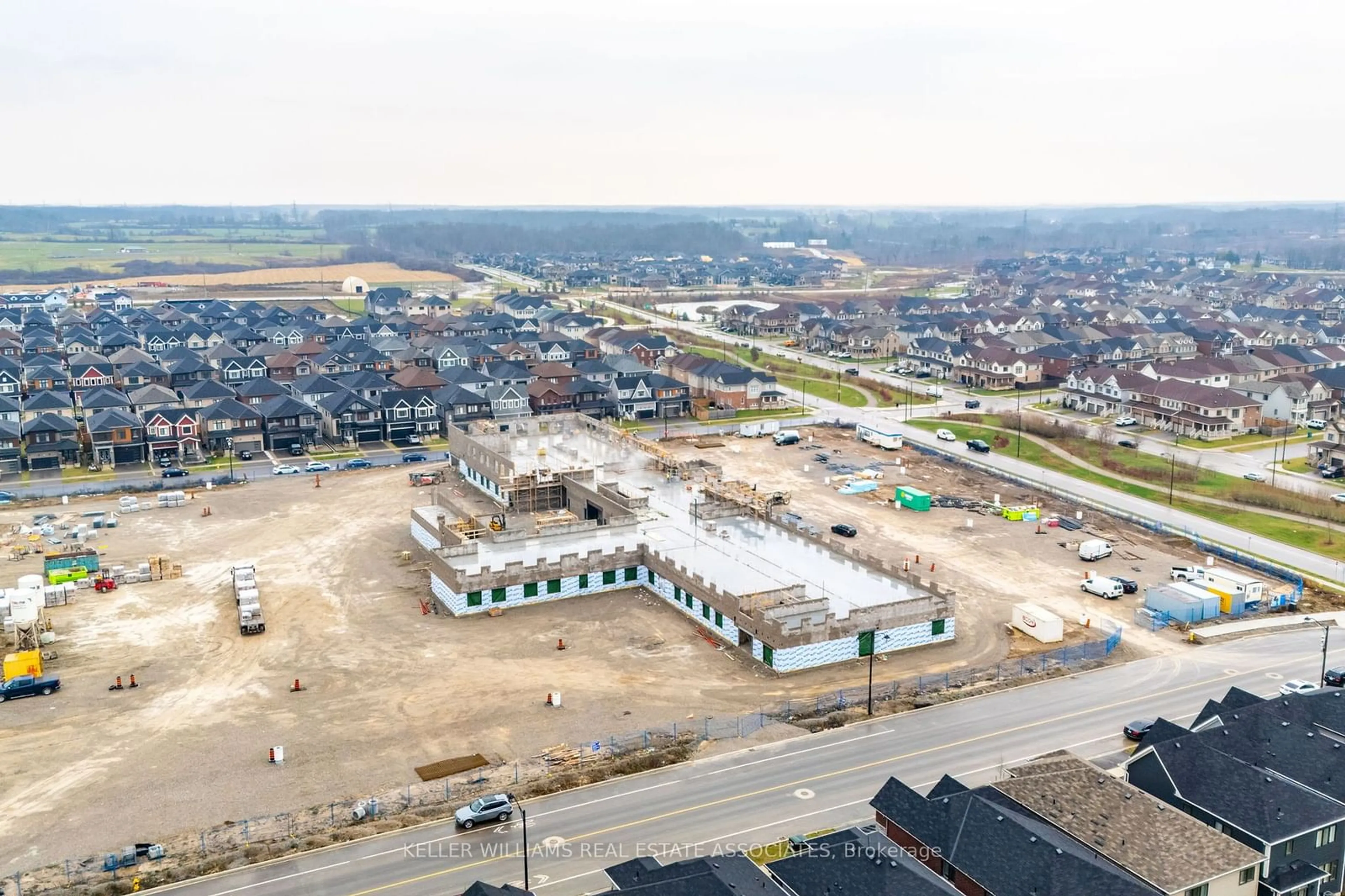 A pic from outside/outdoor area/front of a property/back of a property/a pic from drone, building for 48 Hawick Cres, Haldimand Ontario N3W 0G5